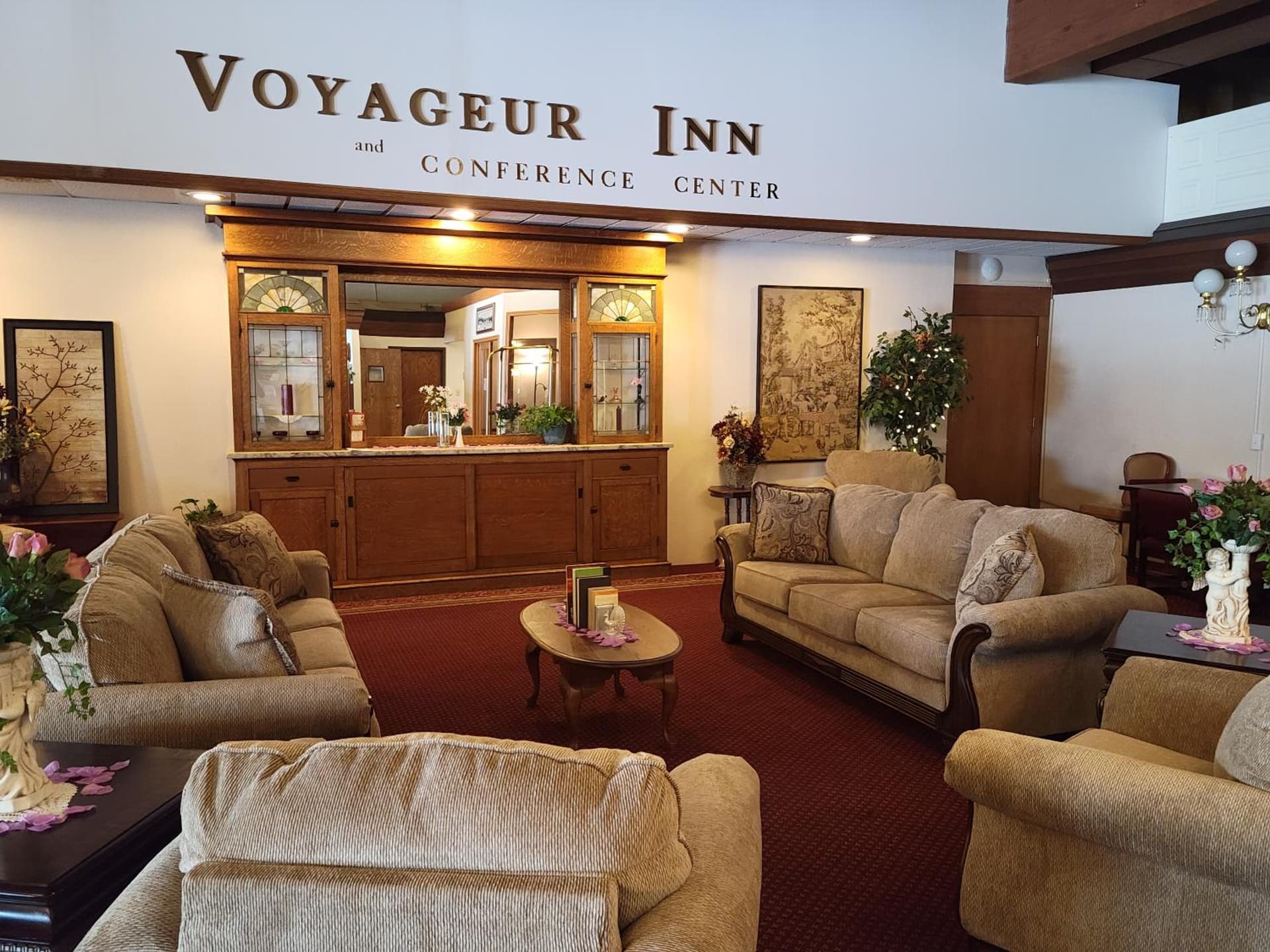 Voyageur Inn and Conference Center interior in Reedsburg, WI — gallery photo 2