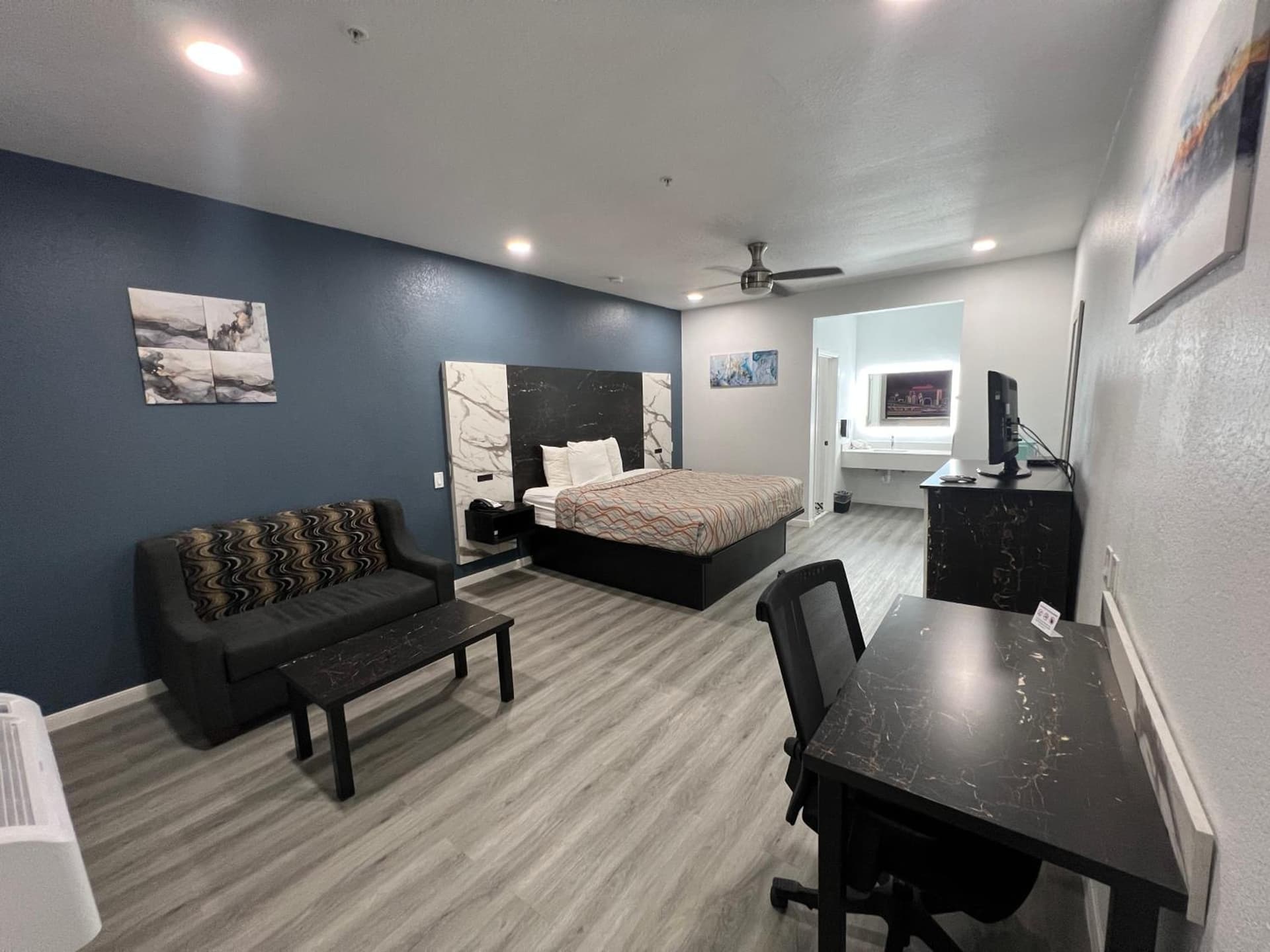 Grand Villa Inn Galleria interior in Houston, TX — gallery photo 2