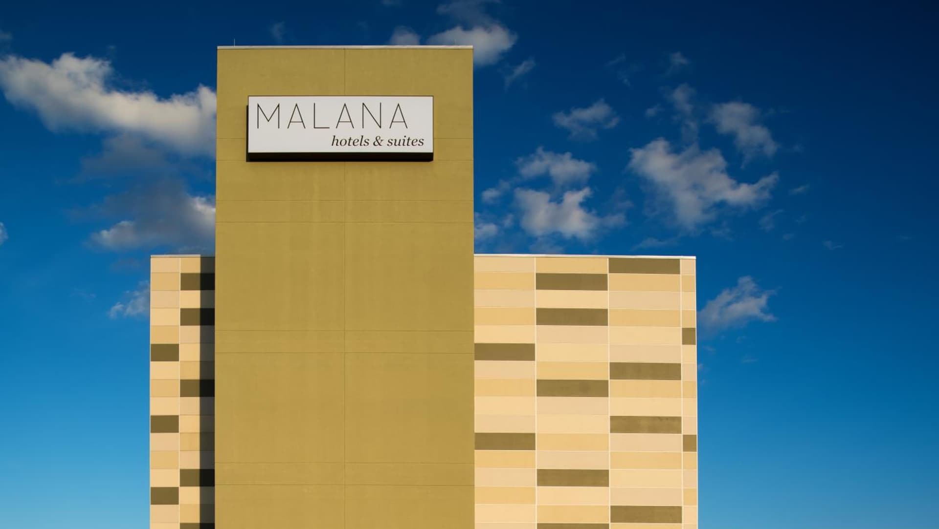 Malana Hotels & Suites property views in Cotulla, TX — gallery photo 3