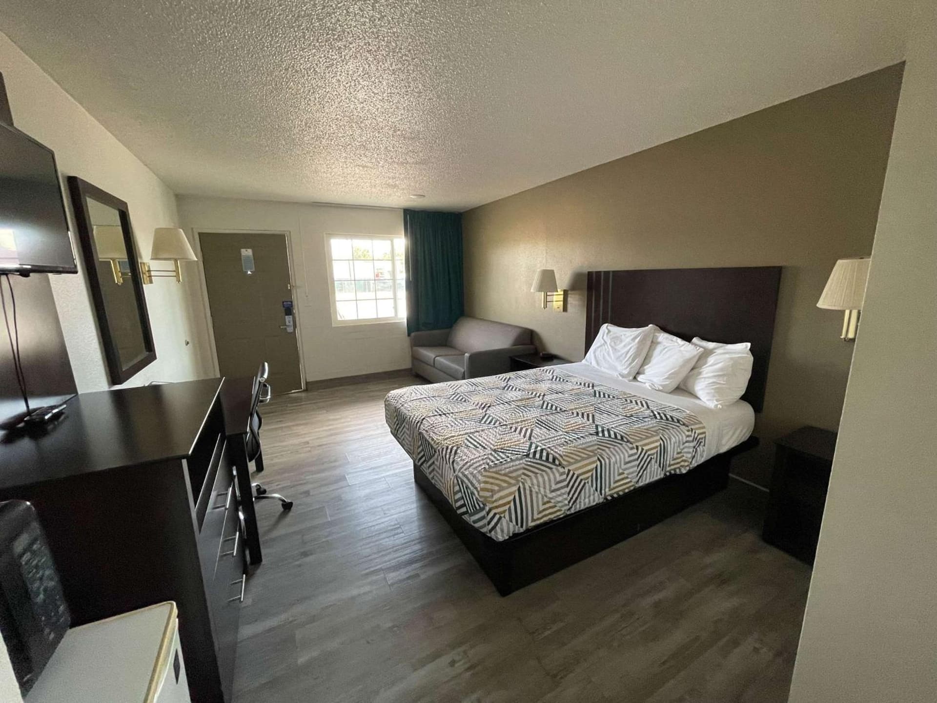 Motel 6 Hermiston, OR - Umatilla interior in Hermiston, OR — gallery photo 2