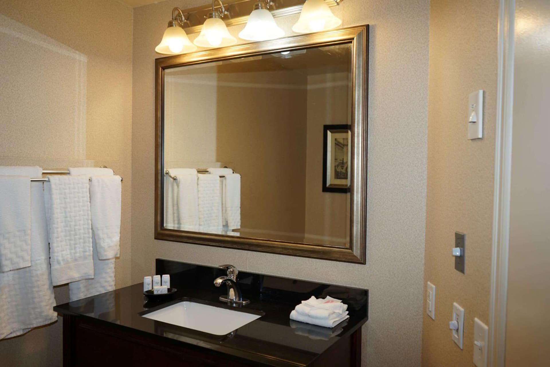 Wingate by Wyndham Bellingham Heritage Inn gallery photo in Bellingham, WA — image 28