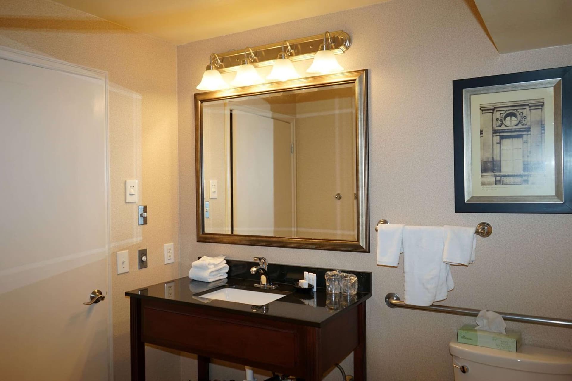 Wingate by Wyndham Bellingham Heritage Inn gallery photo in Bellingham, WA — image 7