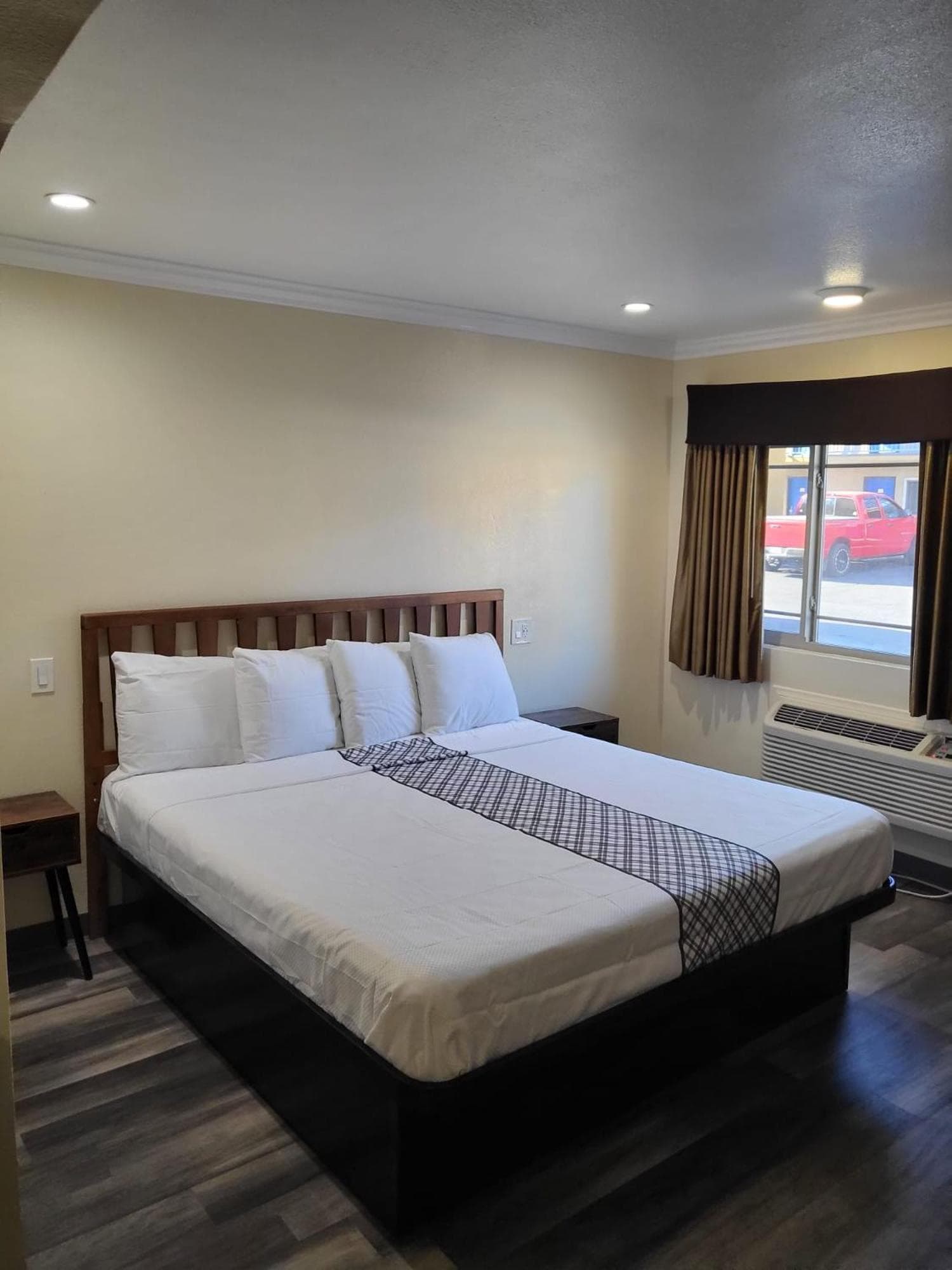 Budget Inn featured exterior or lobby in North Hills, CA — similar hotel