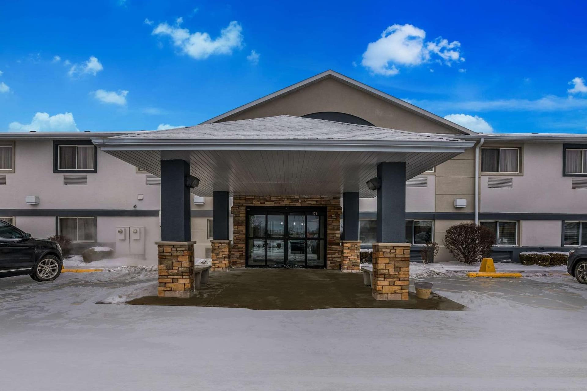 MainStay Suites Joliet I-80 gallery photo in Joliet, IL — image 8