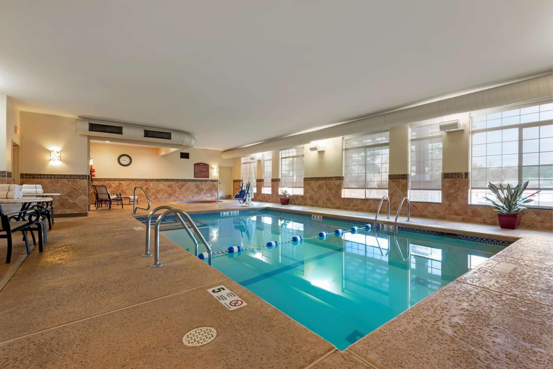 Best Western PLUS Vineyard Inn and Suites property views in Penn Yan, NY — gallery photo 3