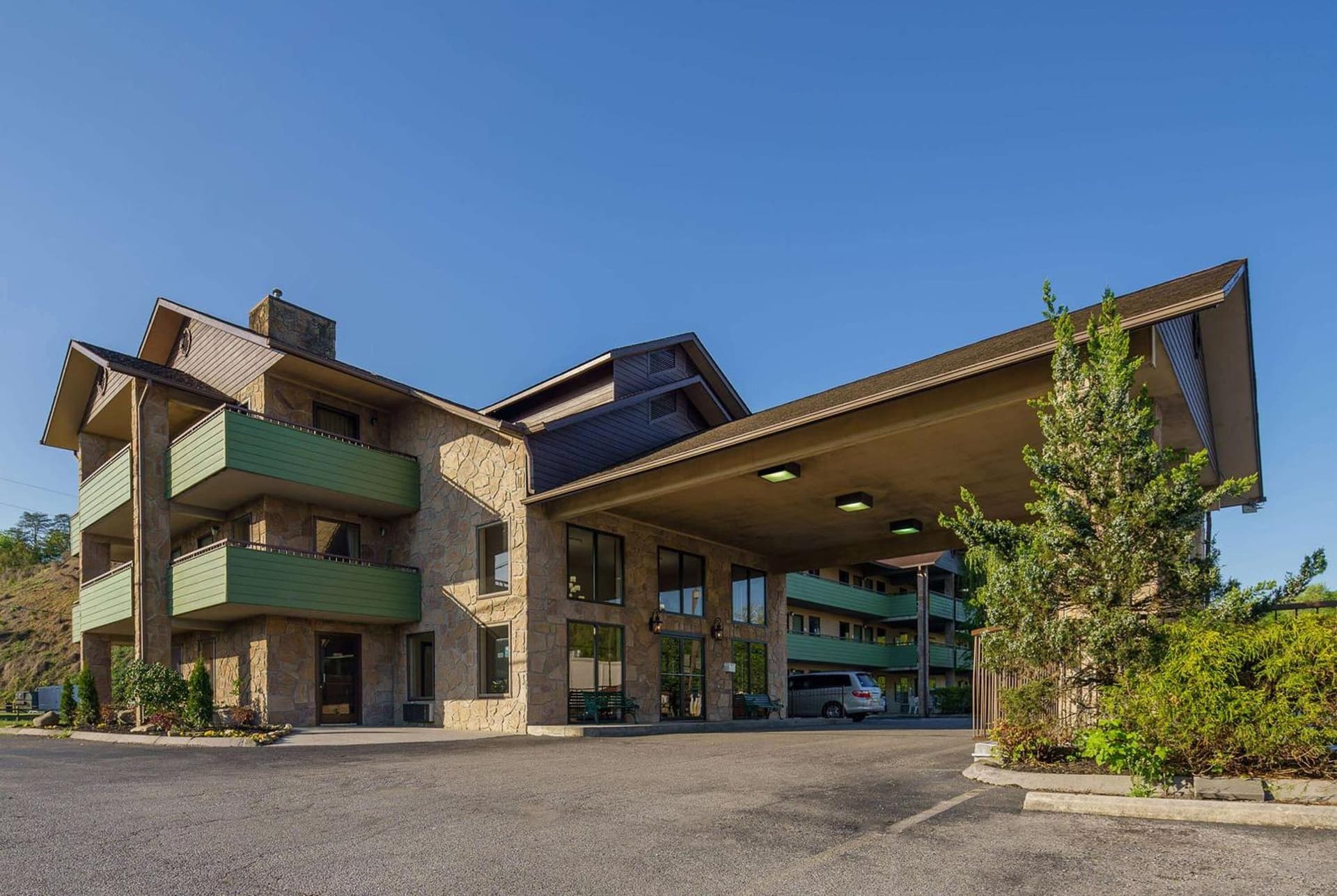 Days Inn By Wyndham Pigeon Forge South property views in Pigeon Forge, TN — gallery photo 3