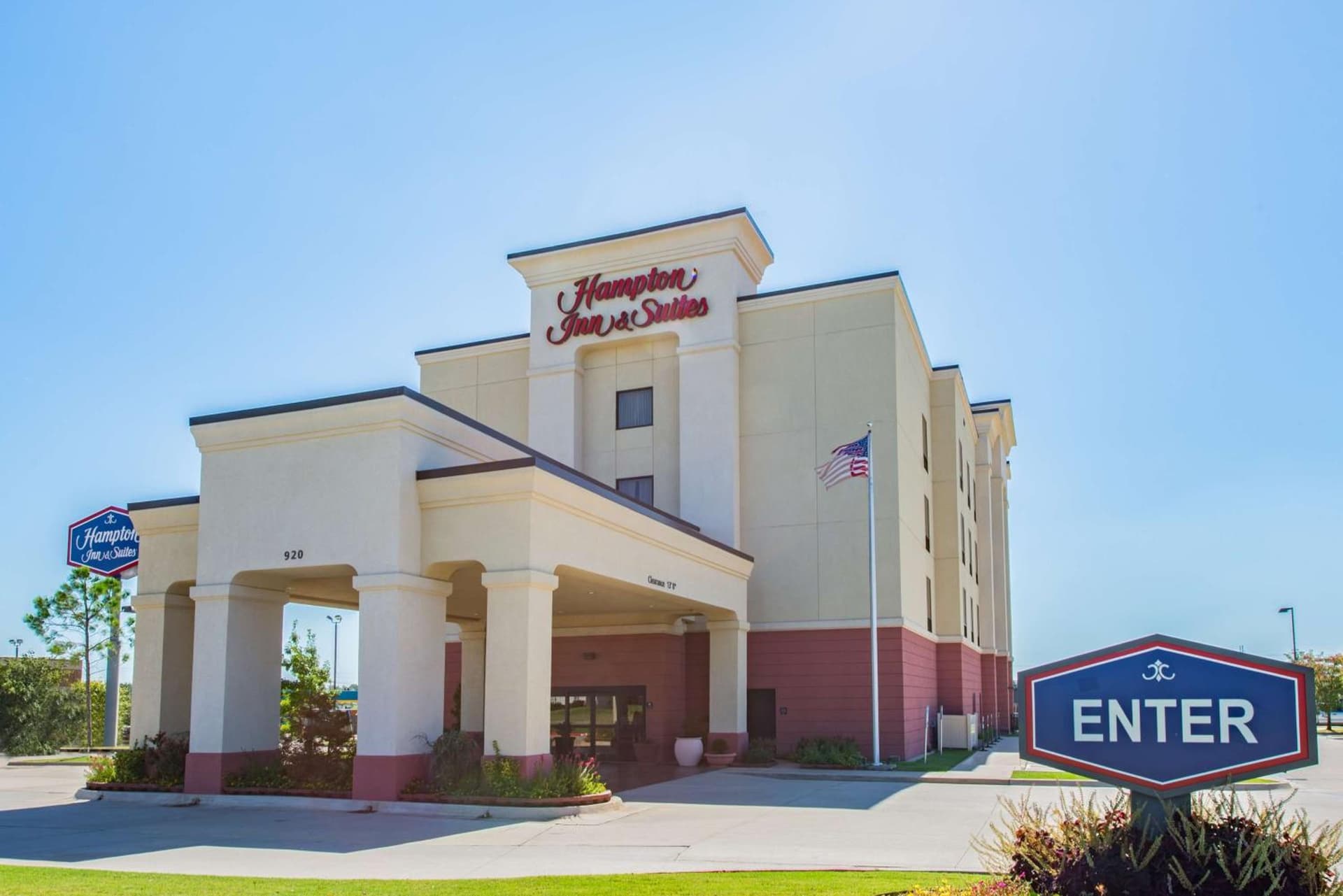 Hampton Inn & Suites Oklahoma City - South featured exterior or lobby in Oklahoma City, OK — similar hotel