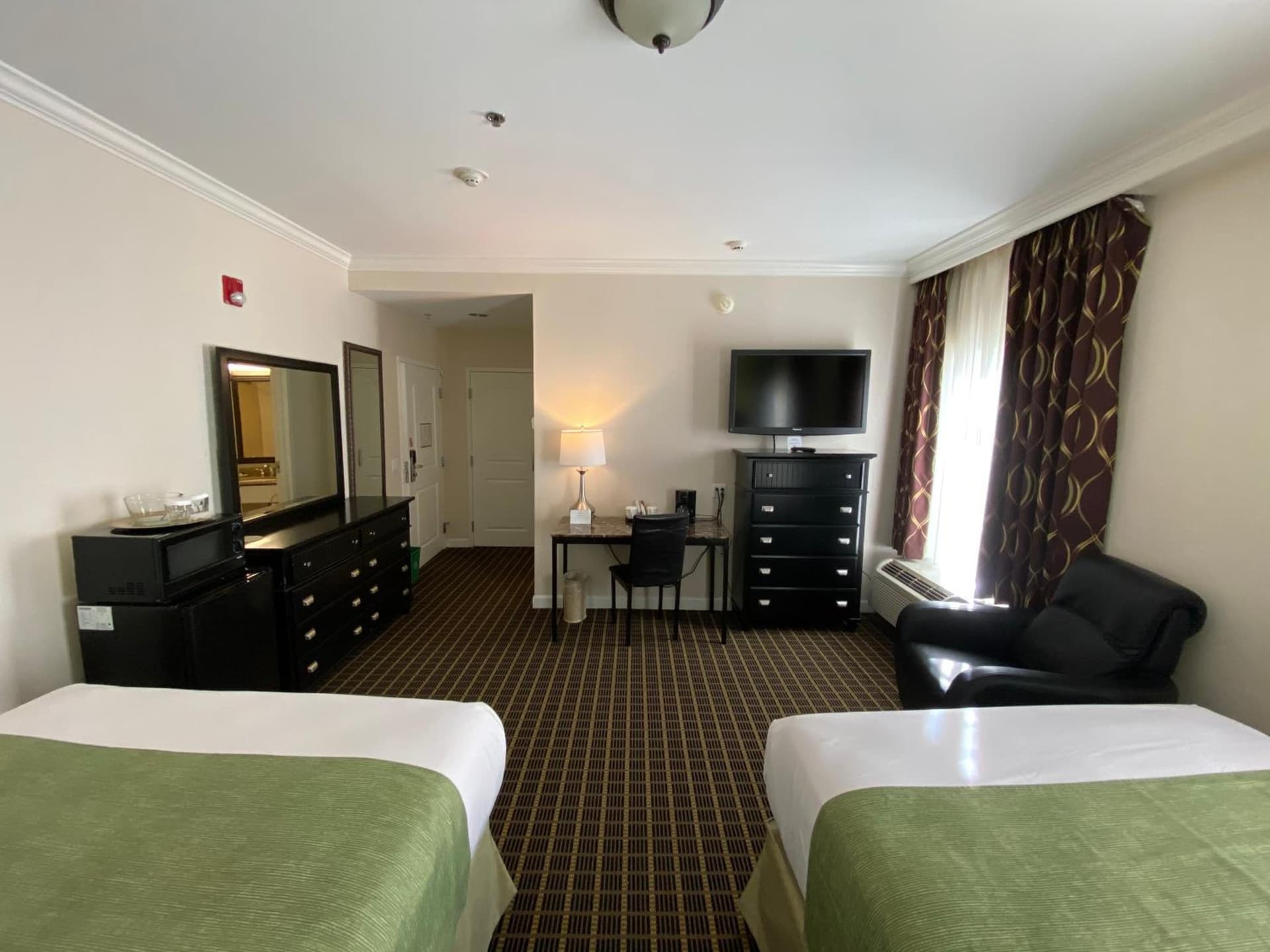 The Wilshire Grand Hotel gallery photo in West Orange, NJ — image 11