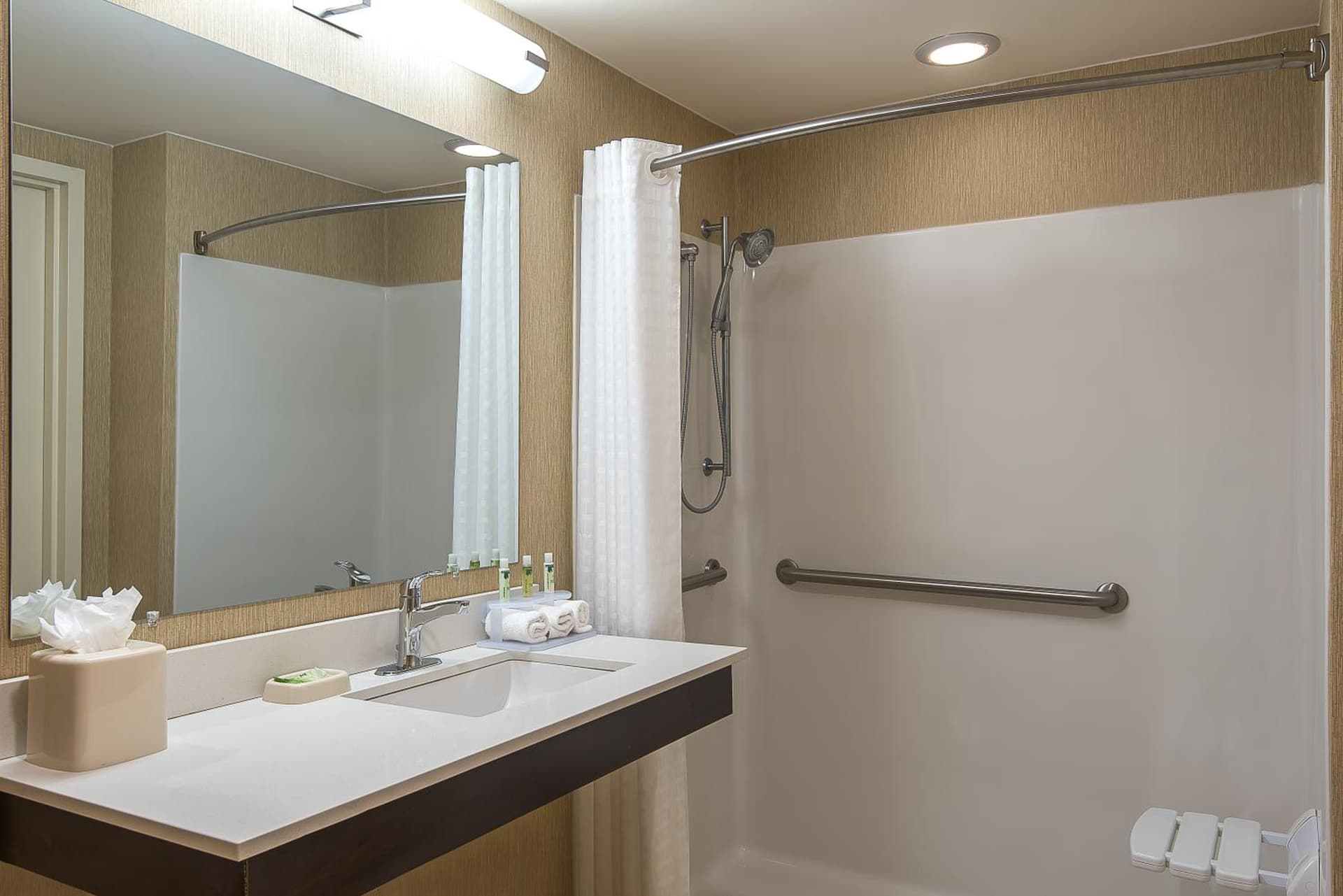 Crowne Plaza Princeton - Conference Center by IHG gallery photo in Princeton, NJ — image 39