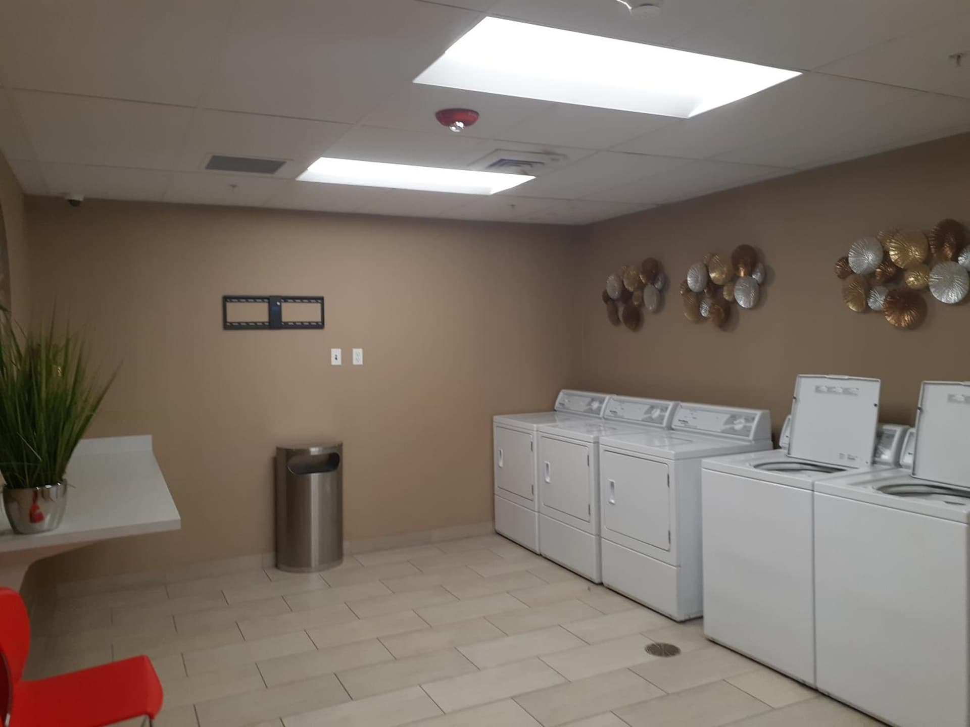 Simple Suites Boise Airport gallery photo in Boise, ID — image 33