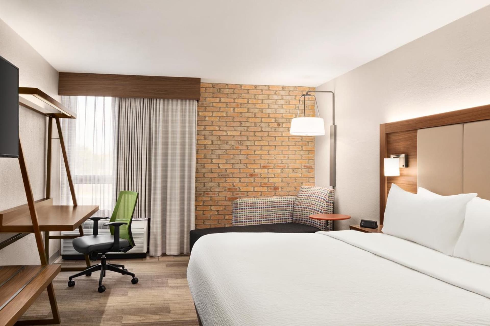 Holiday Inn Express - San Antonio Airport by IHG gallery photo in San Antonio, TX — image 42