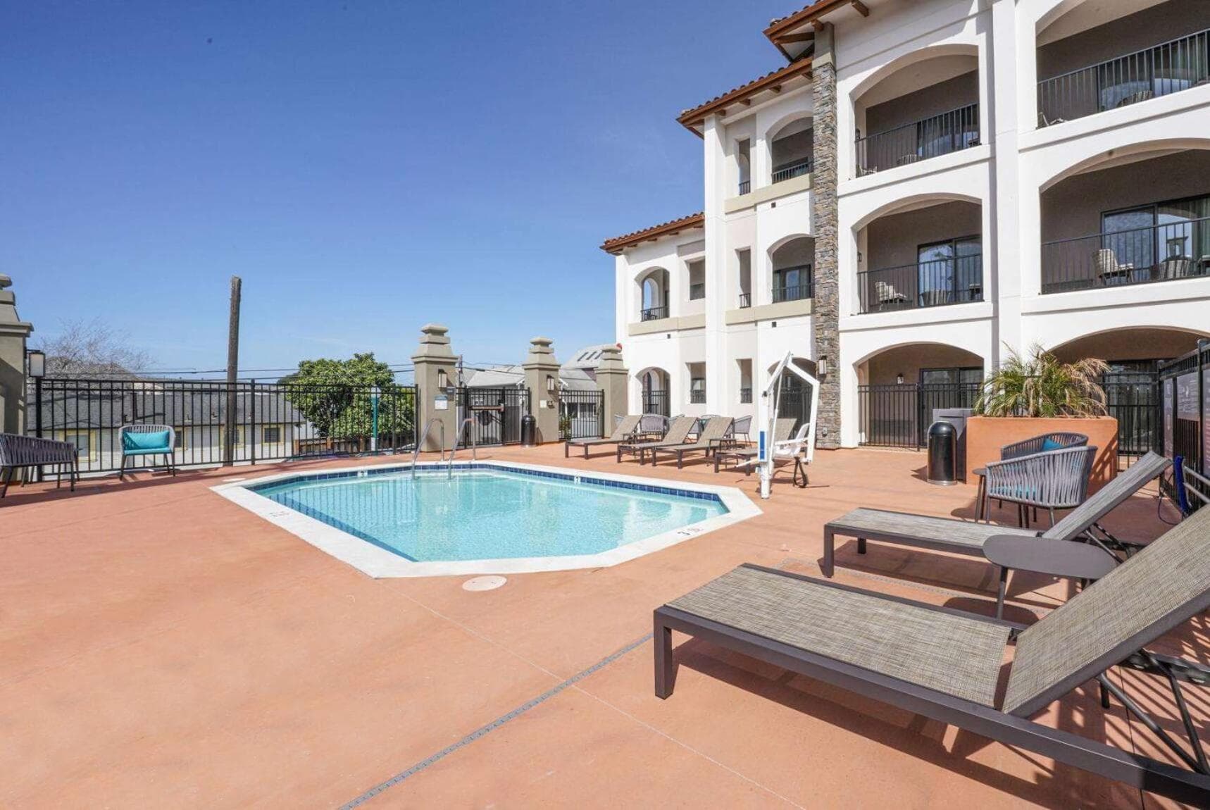 La Quinta Inn & Suites by Wyndham Santa Cruz gallery photo in Santa Cruz, CA — image 26