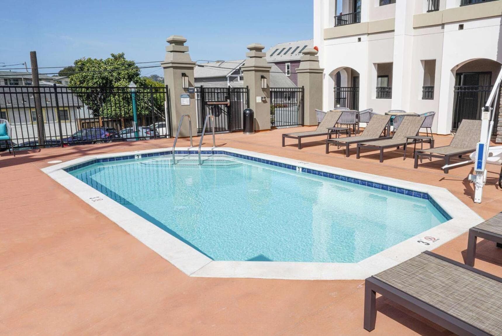 La Quinta Inn & Suites by Wyndham Santa Cruz gallery photo in Santa Cruz, CA — image 33