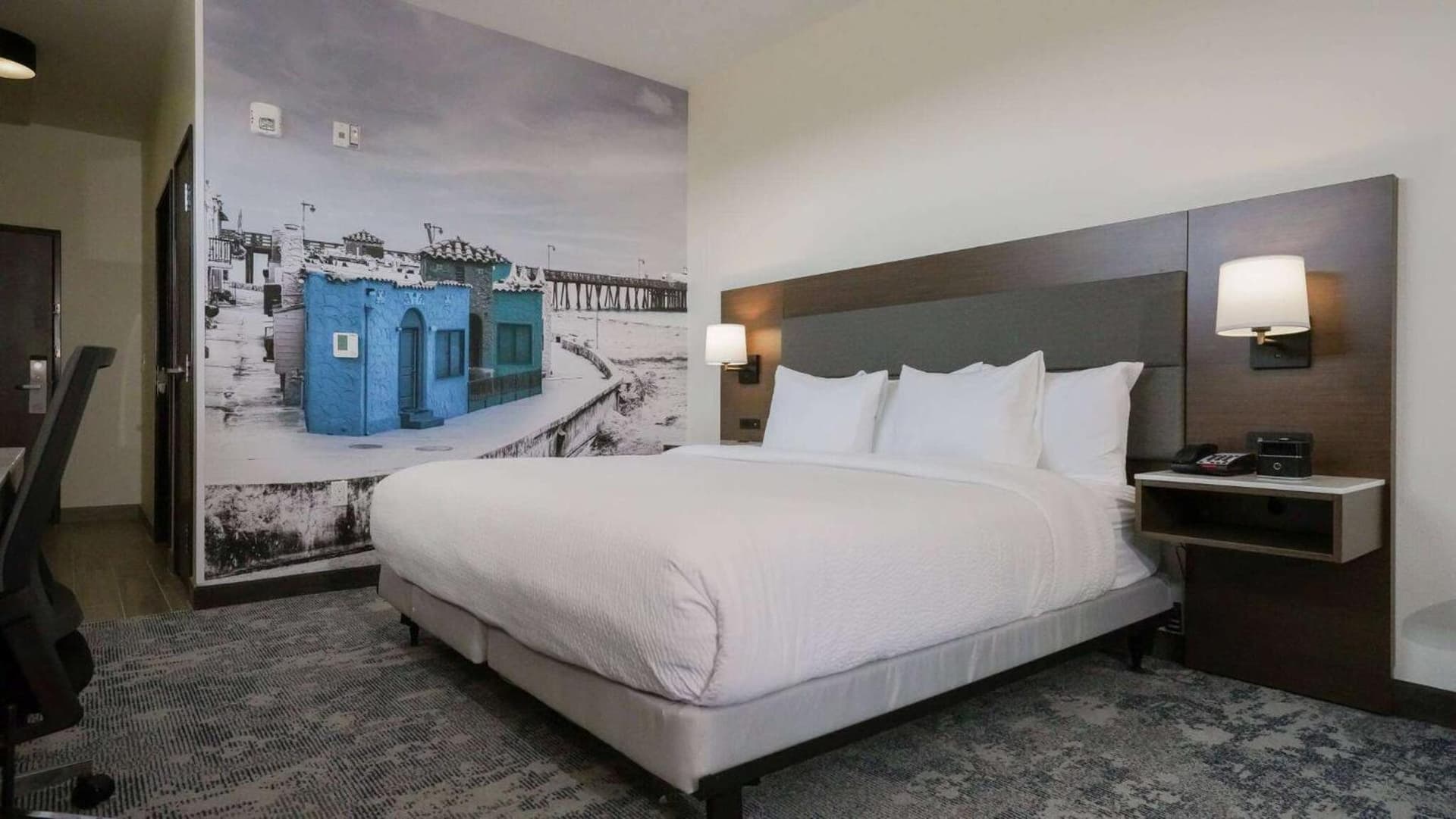 La Quinta Inn & Suites by Wyndham Santa Cruz gallery photo in Santa Cruz, CA — image 96