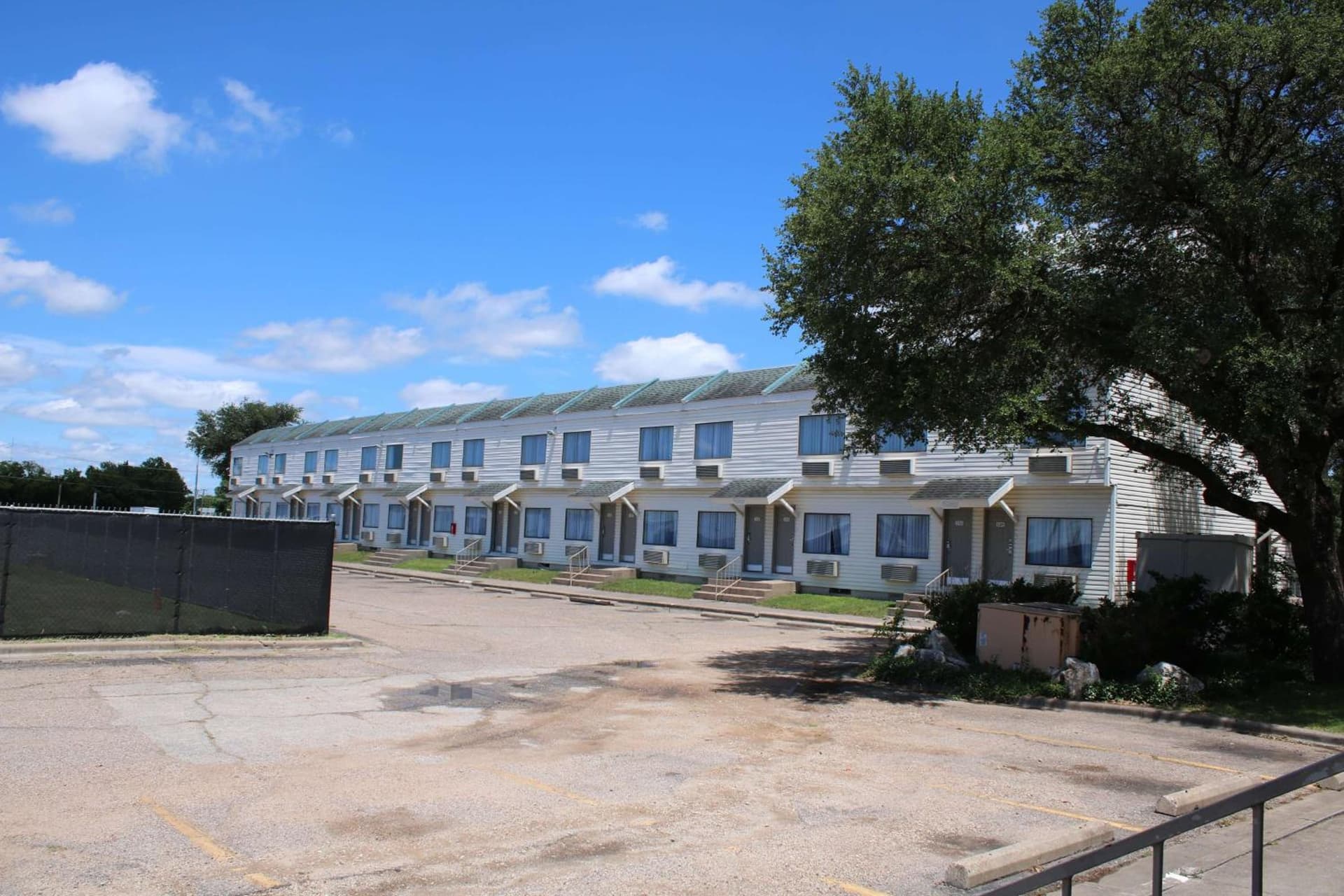 Days Inn by Wyndham Waco University Area gallery photo in Waco, TX — image 55