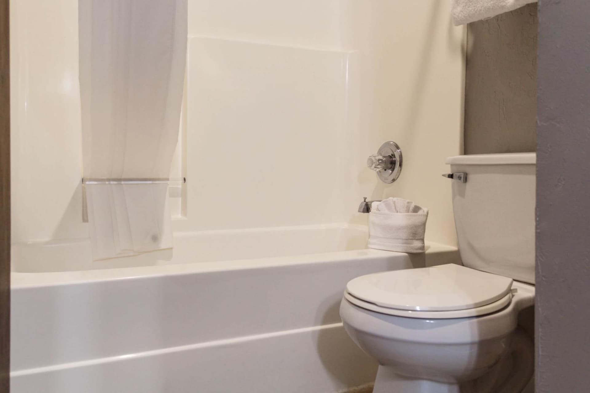 New Victorian Inn - Sioux City gallery photo in Sioux City, IA — image 18