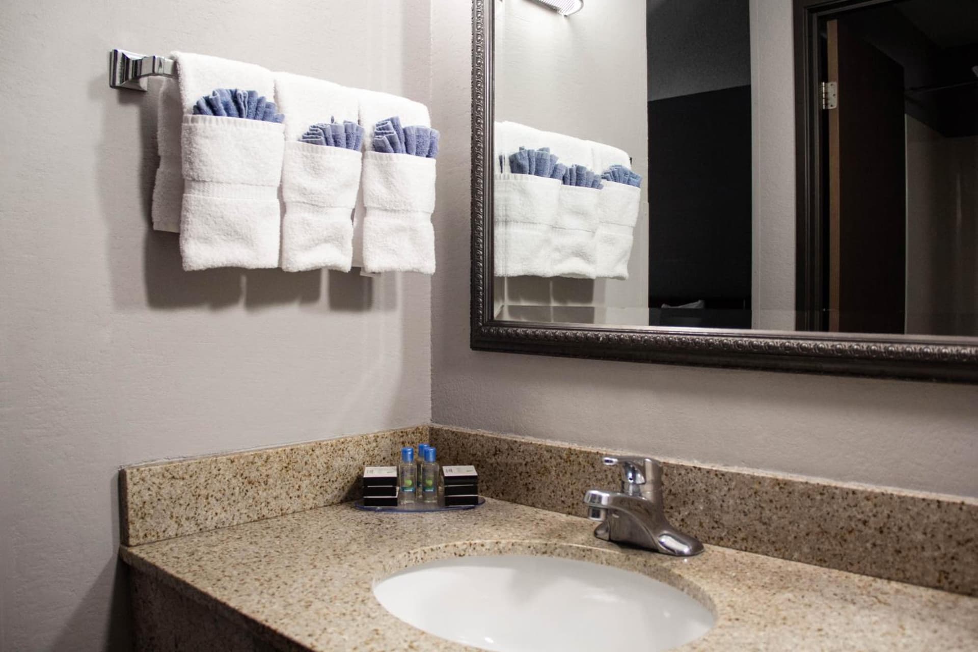 New Victorian Inn - Sioux City gallery photo in Sioux City, IA — image 16