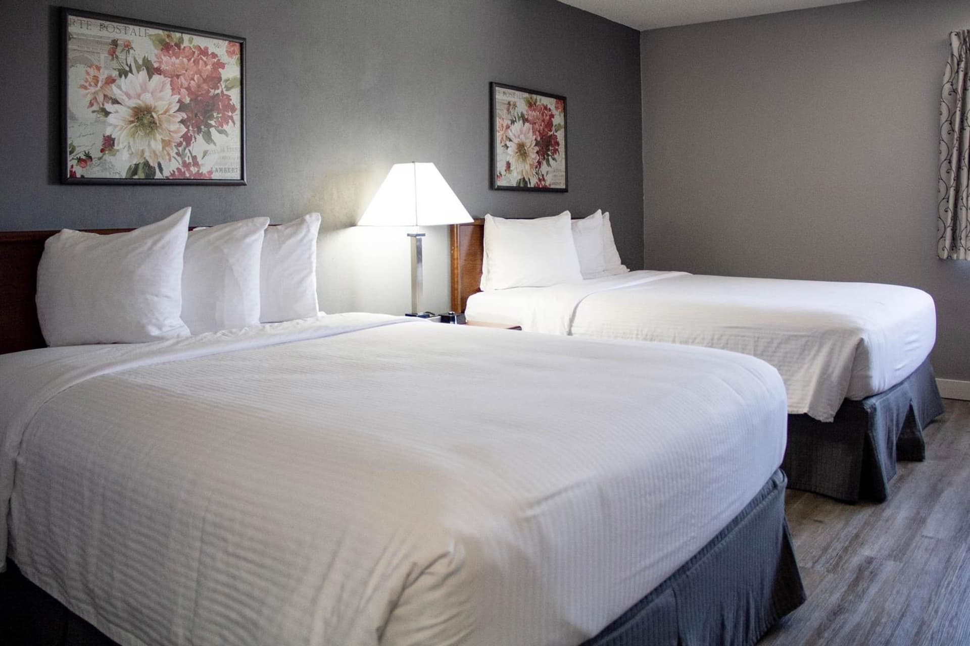 New Victorian Inn - Sioux City interior in Sioux City, IA — gallery photo 2