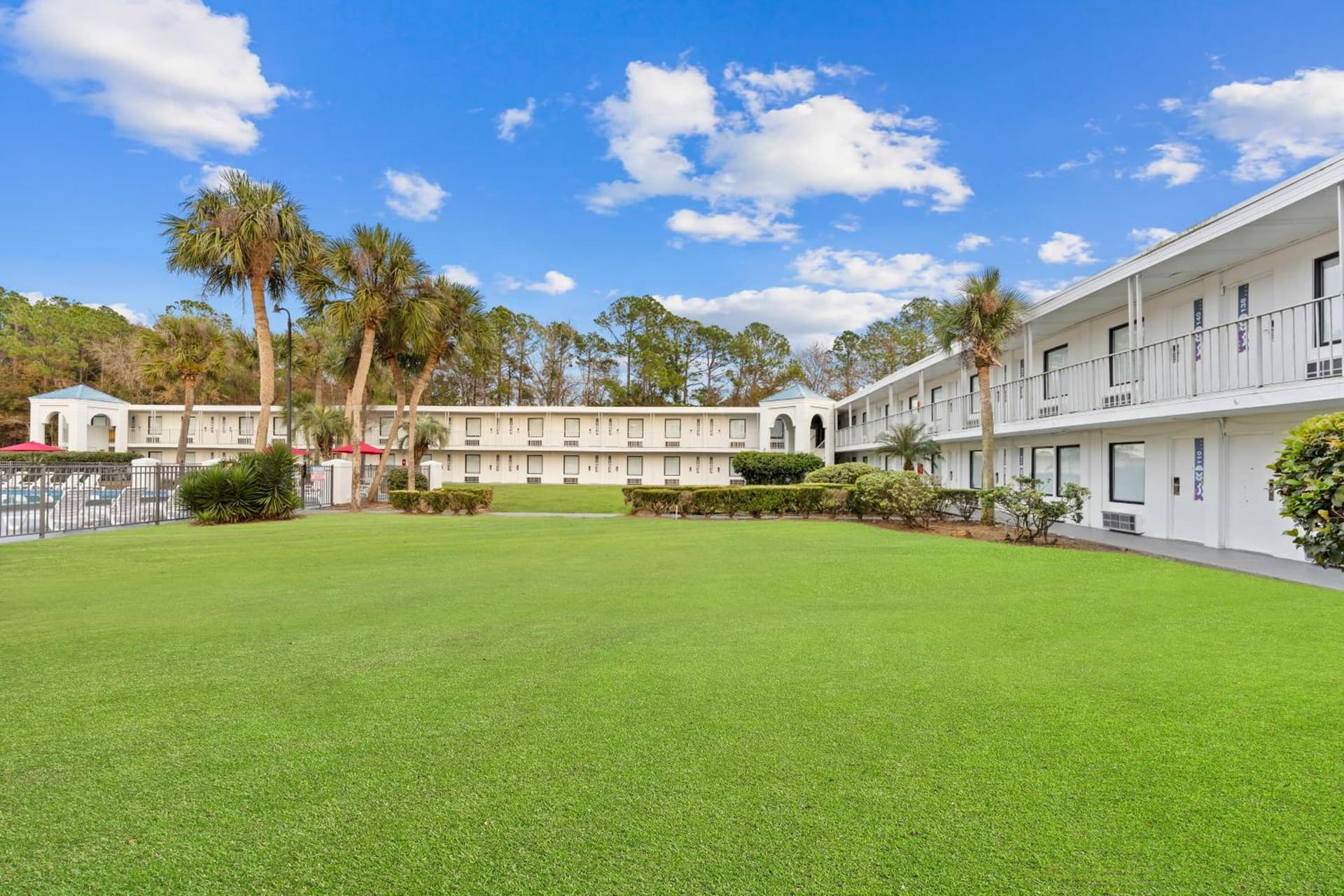 Baymont by Wyndham Jacksonville Airport gallery photo in Jacksonville, FL — image 20