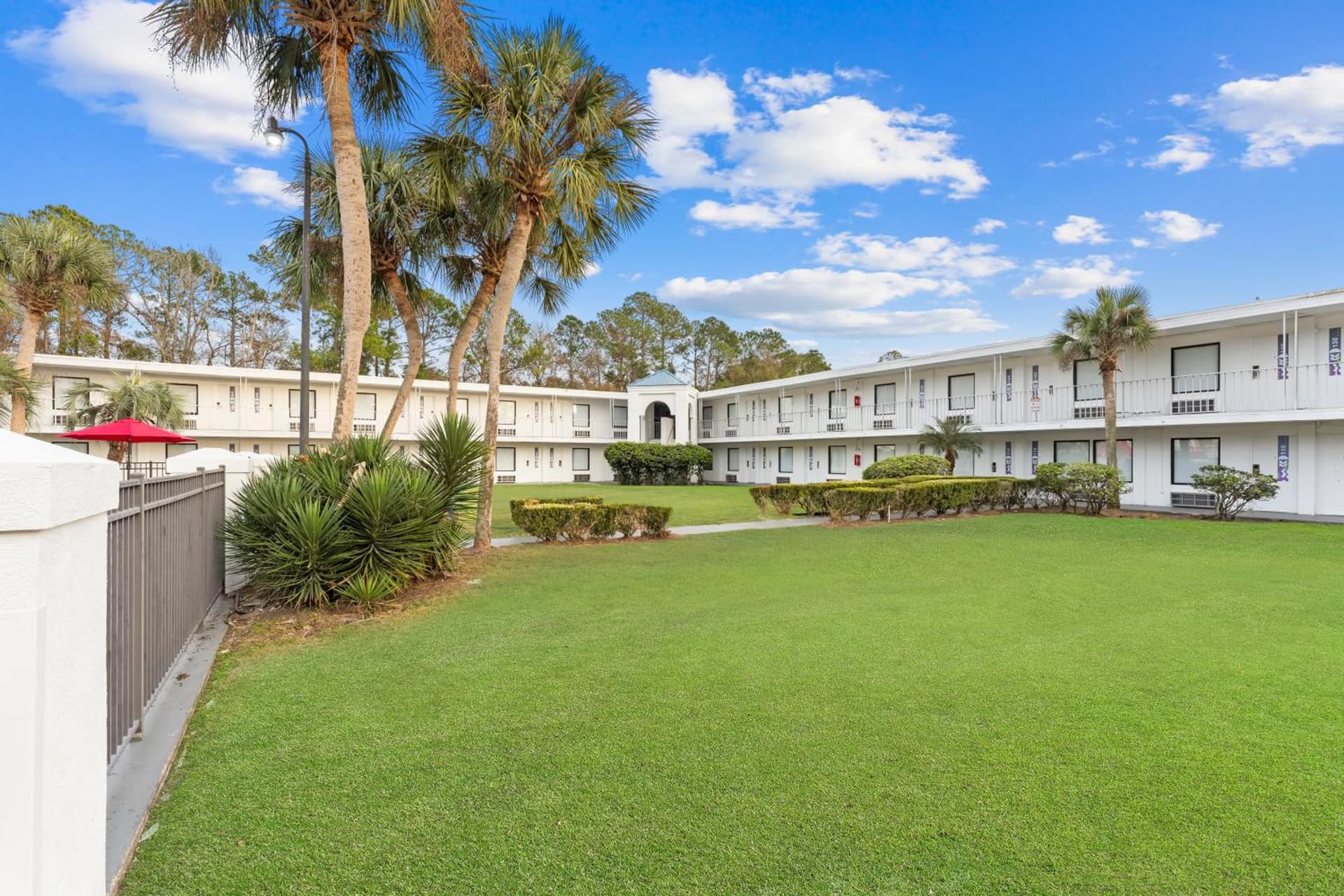 Baymont by Wyndham Jacksonville Airport gallery photo in Jacksonville, FL — image 21
