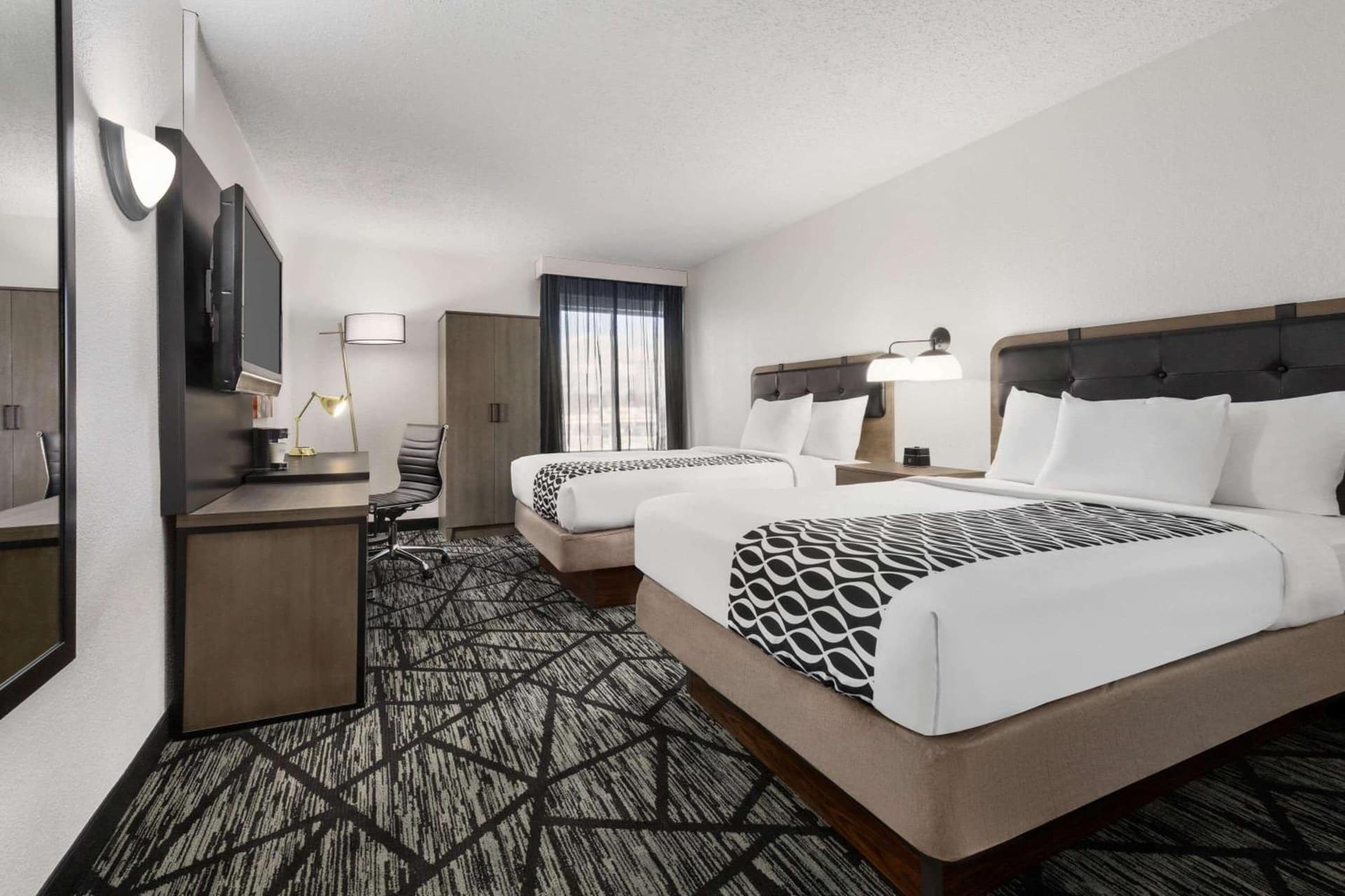 La Quinta Inn & Suites by Wyndham Cleveland Airport West gallery photo in North Olmsted, OH — image 35