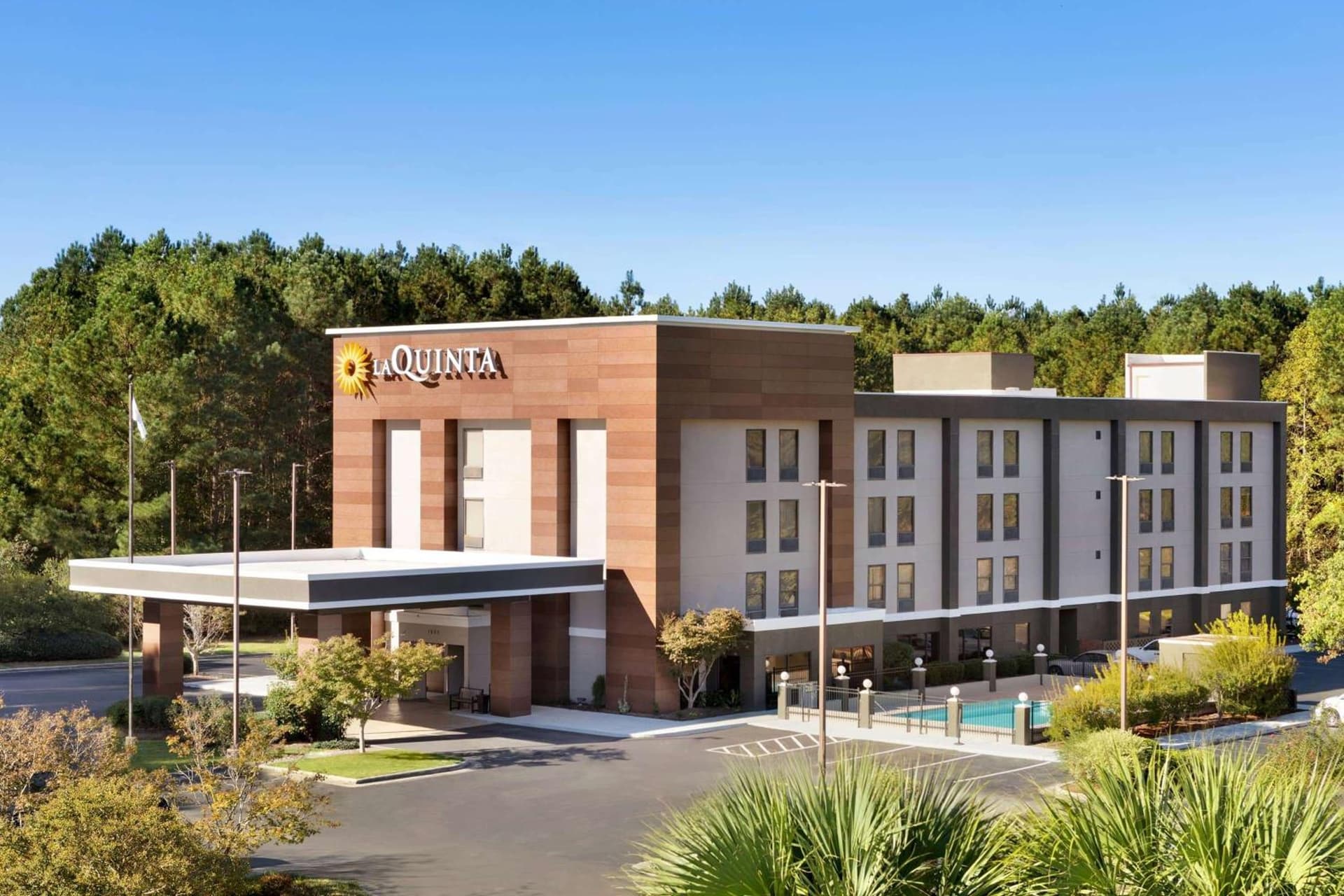 La Quinta Inn & Suites by Wyndham Selma/Smithfield I-95 featured exterior or lobby in Selma, NC — similar hotel
