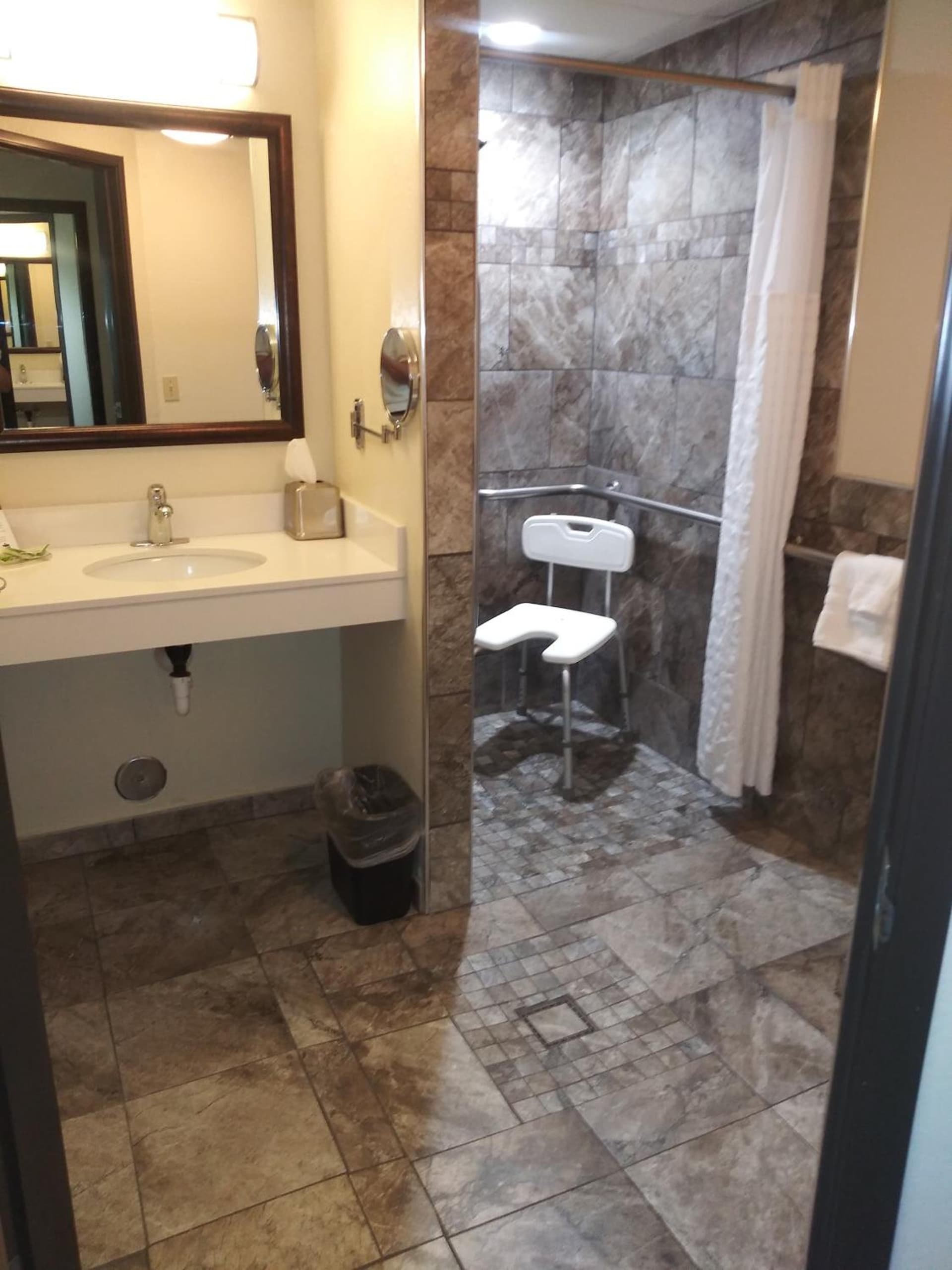 AmericInn by Wyndham Red Wing gallery photo in Red Wing, MN — image 4
