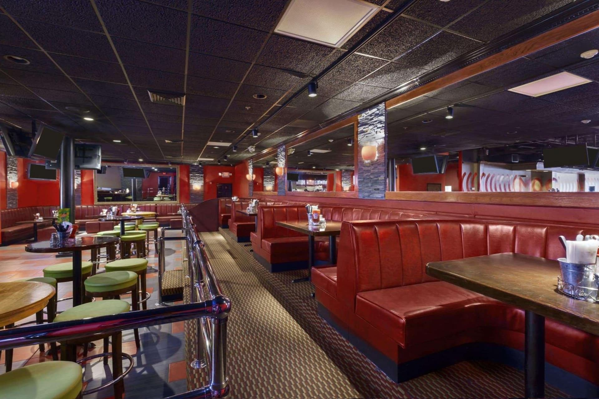 Ramada by Wyndham Rochelle Park Near Paramus property views in Rochelle Park — gallery photo 3