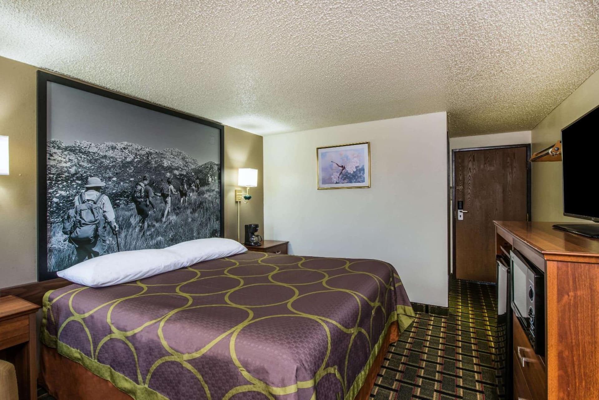 Super 8 by Wyndham Pueblo gallery photo in Pueblo, CO — image 21