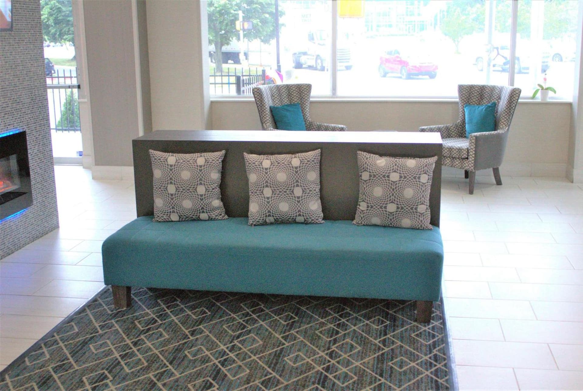 La Quinta Inn & Suites by Wyndham Indianapolis Downtown gallery photo in Indianapolis, IN — image 7