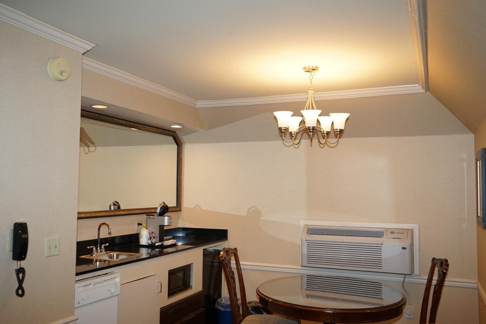 Wingate by Wyndham Bellingham Heritage Inn gallery photo in Bellingham, WA — image 14