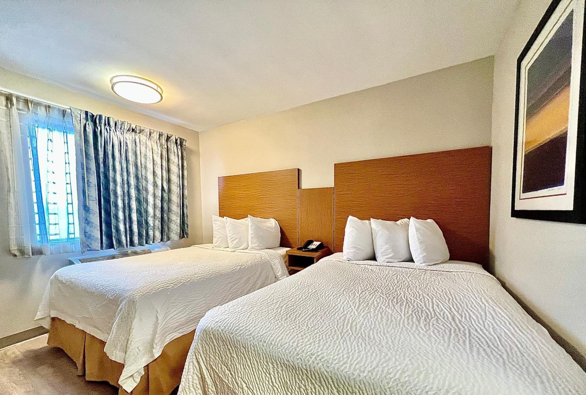 Days Inn & Suites by Wyndham Arlington Near Six Flags gallery photo in Arlington, TX — image 5