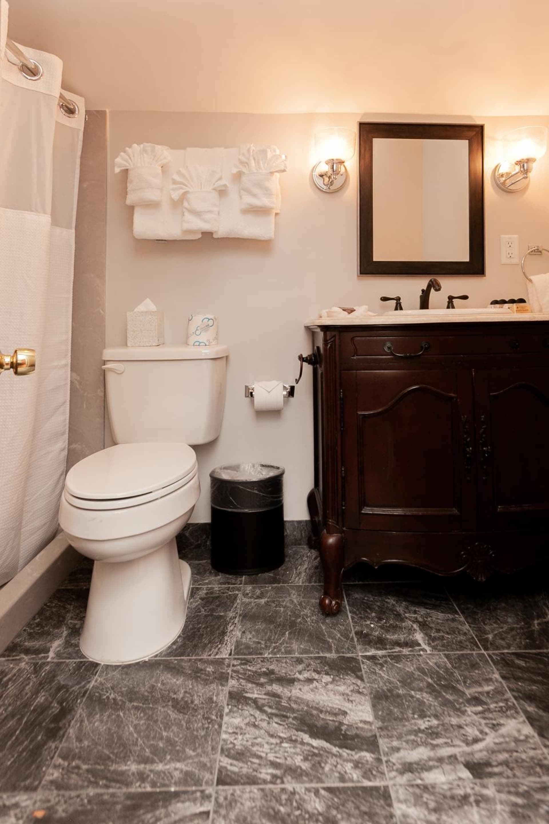Chateau Hotel gallery photo in New Orleans, LA — image 28