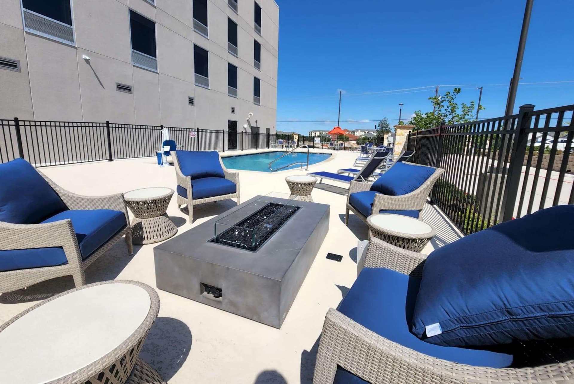 La Quinta Inn & Suites by Wyndham Pflugerville gallery photo in Pflugerville, TX — image 28
