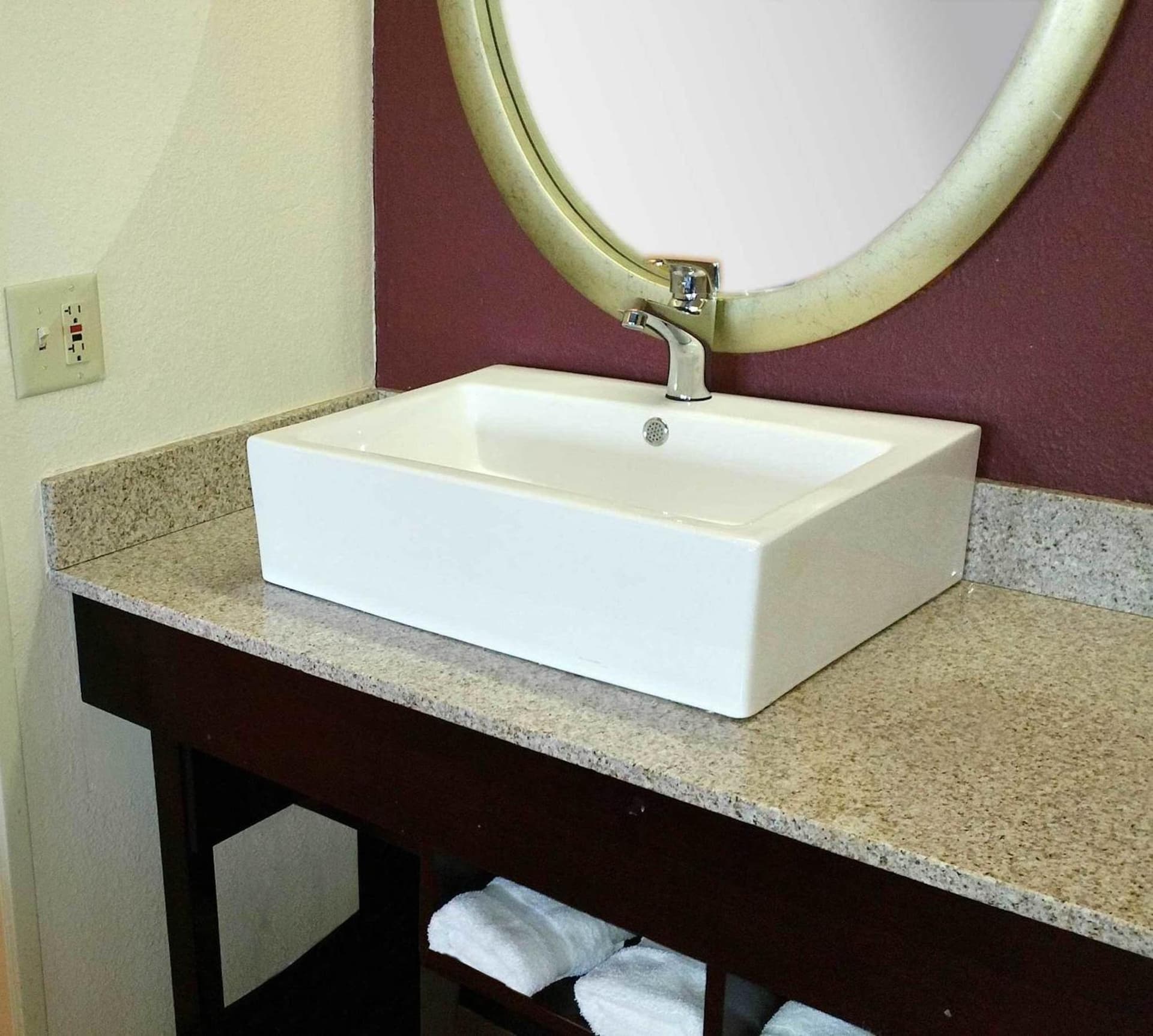 Red Roof Inn PLUS Chicago - Hoffman Estates gallery photo in Hoffman Estates, IL — image 24