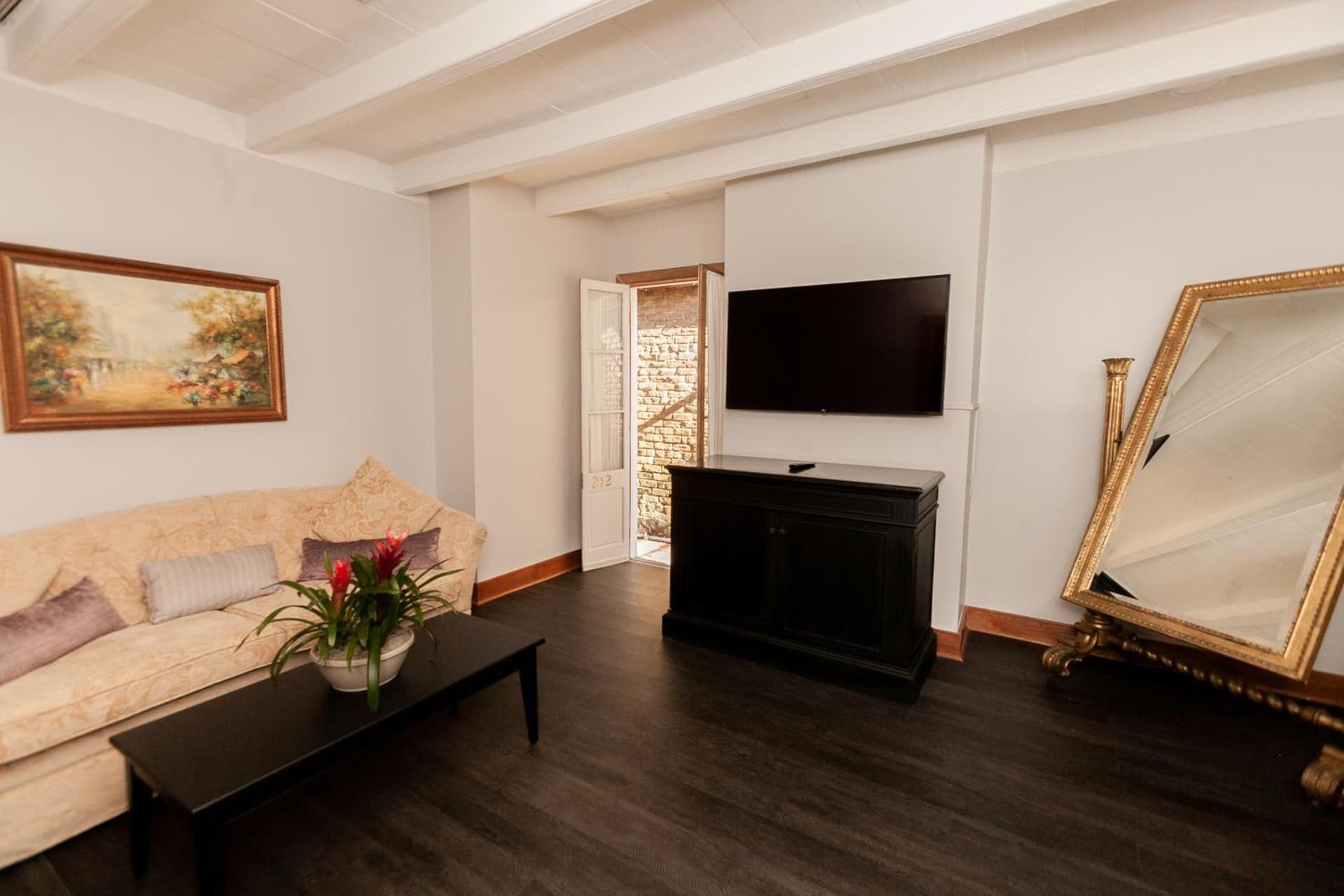Chateau Hotel gallery photo in New Orleans, LA — image 22