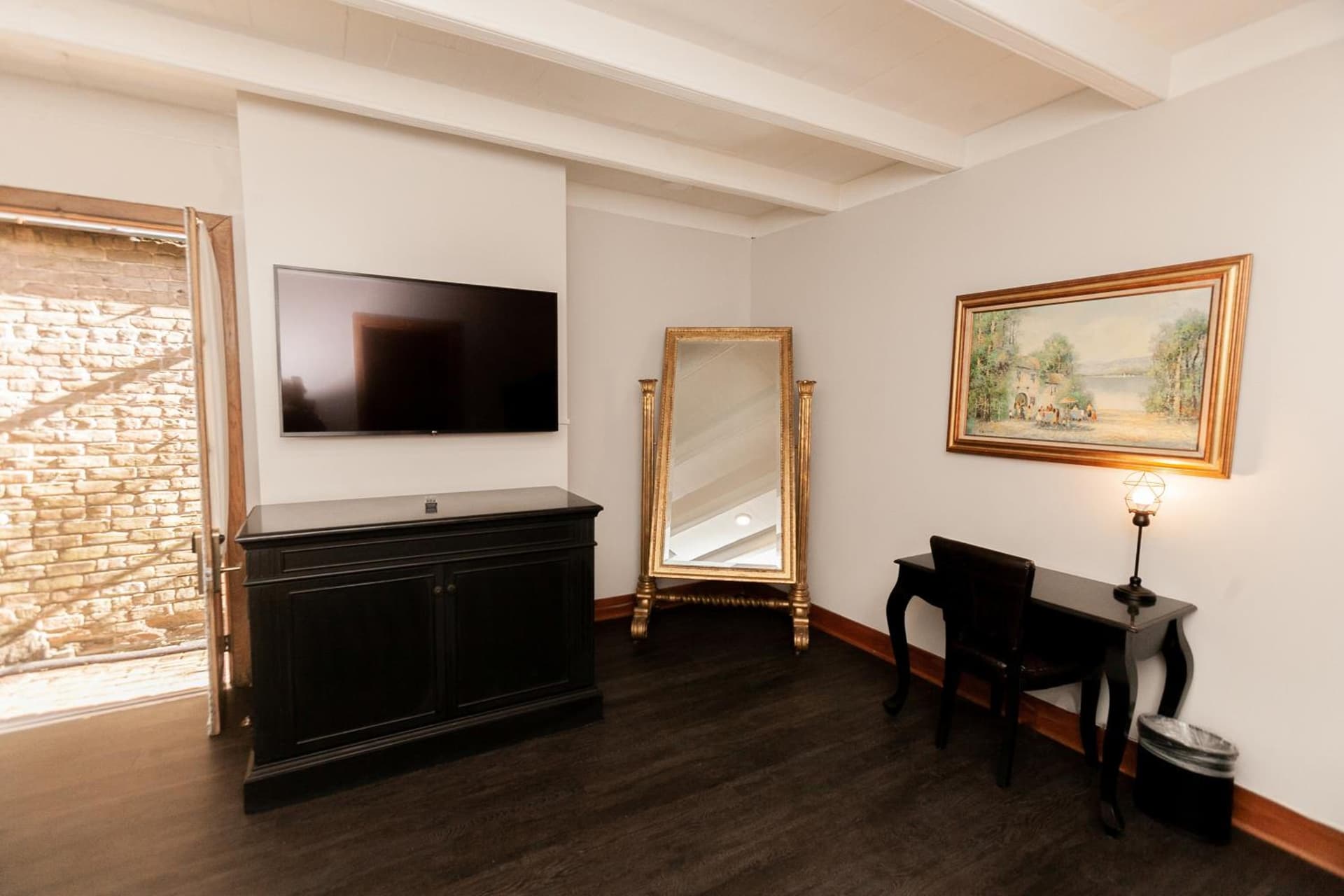 Chateau Hotel gallery photo in New Orleans, LA — image 8