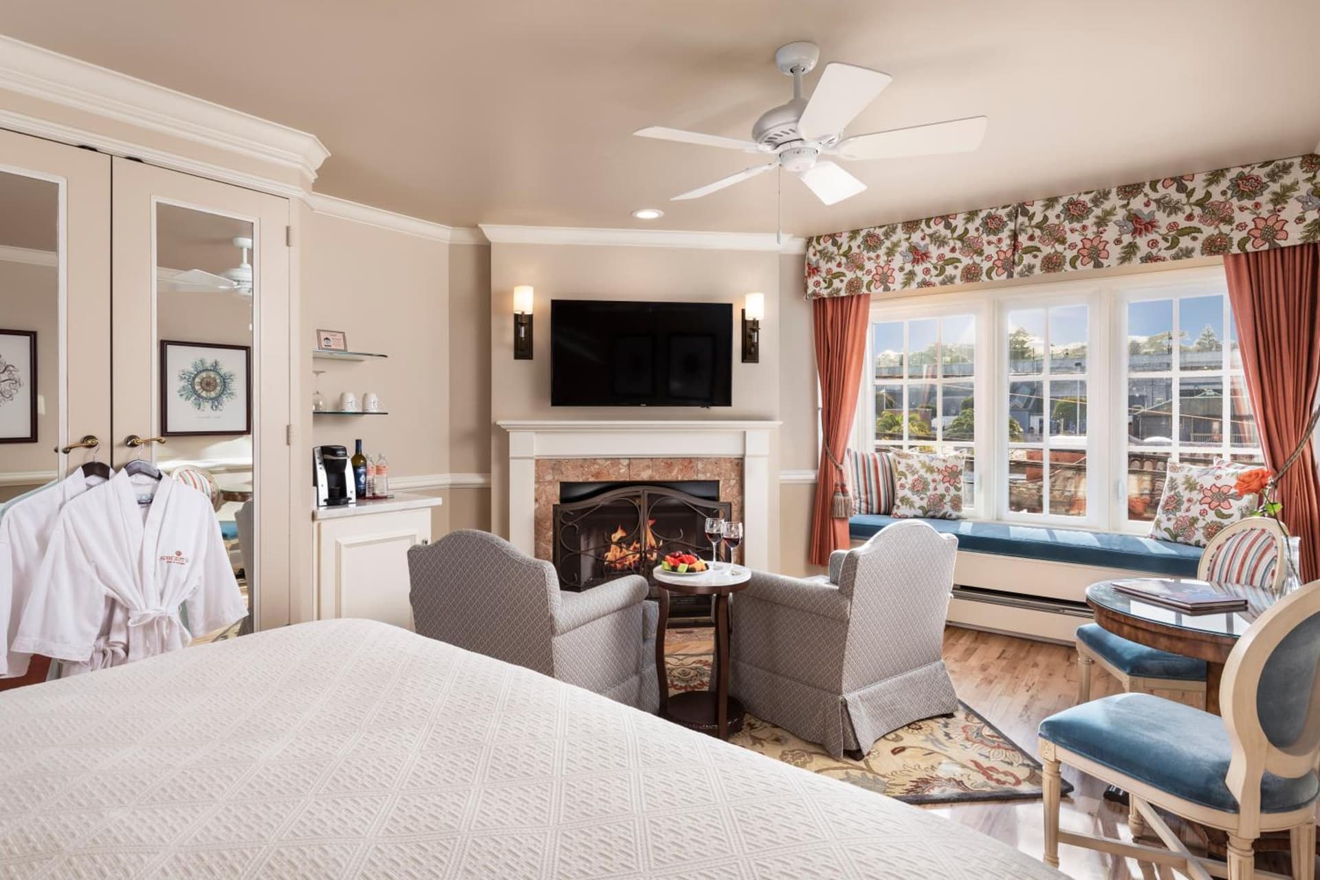 Spindrift Inn interior in Monterey, CA — gallery photo 2