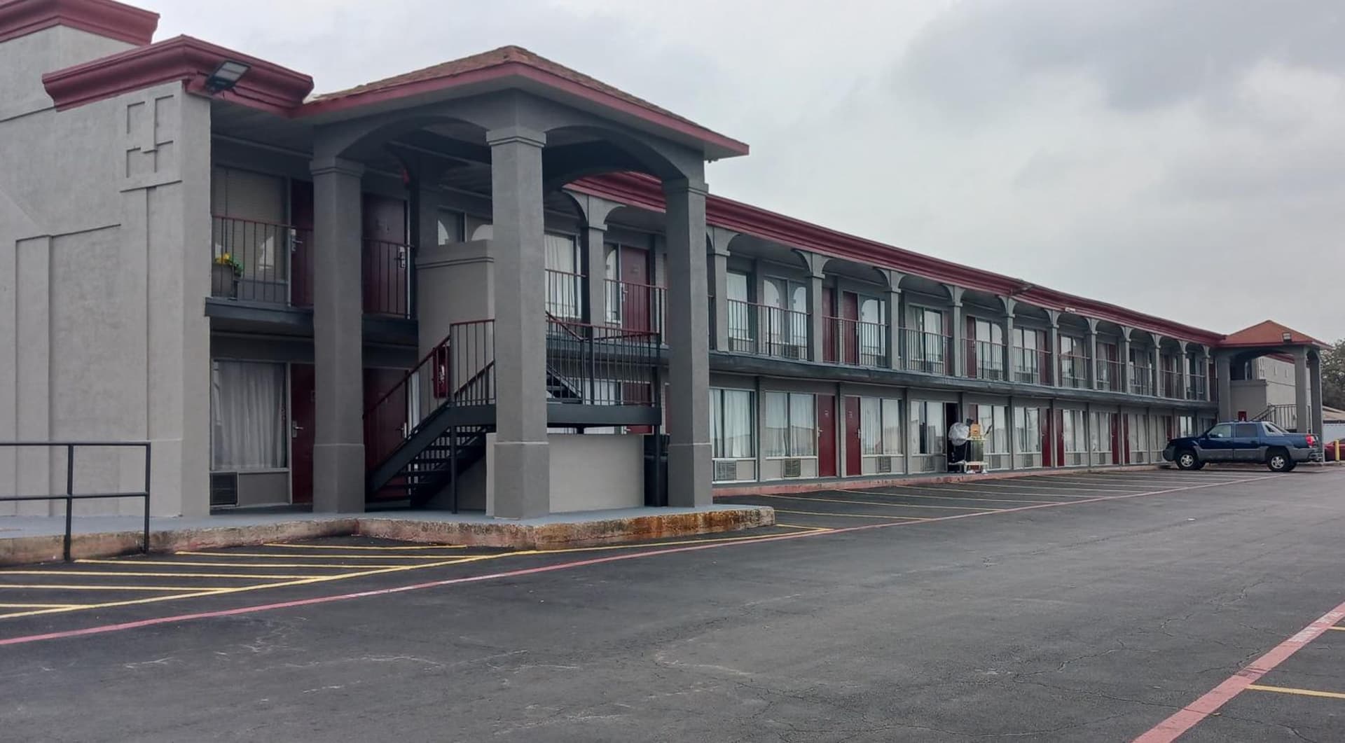 Red Roof Inn Fort Worth West featured exterior or lobby in Fort Worth, TX — similar hotel
