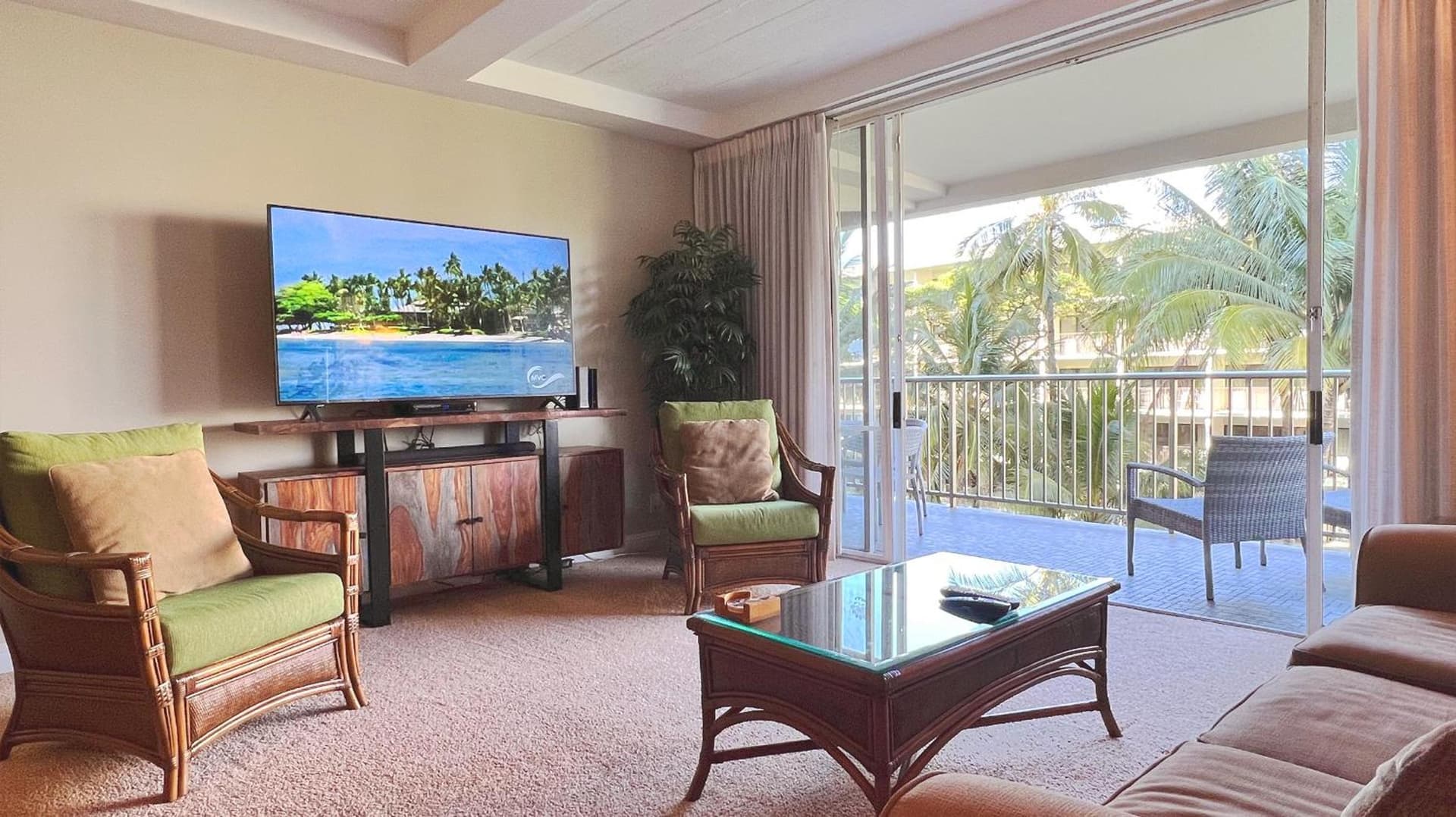 Maui Westside Presents: Whaler 420 - Best location in Kaanapali beach property views in Lahaina, HI — gallery photo 3