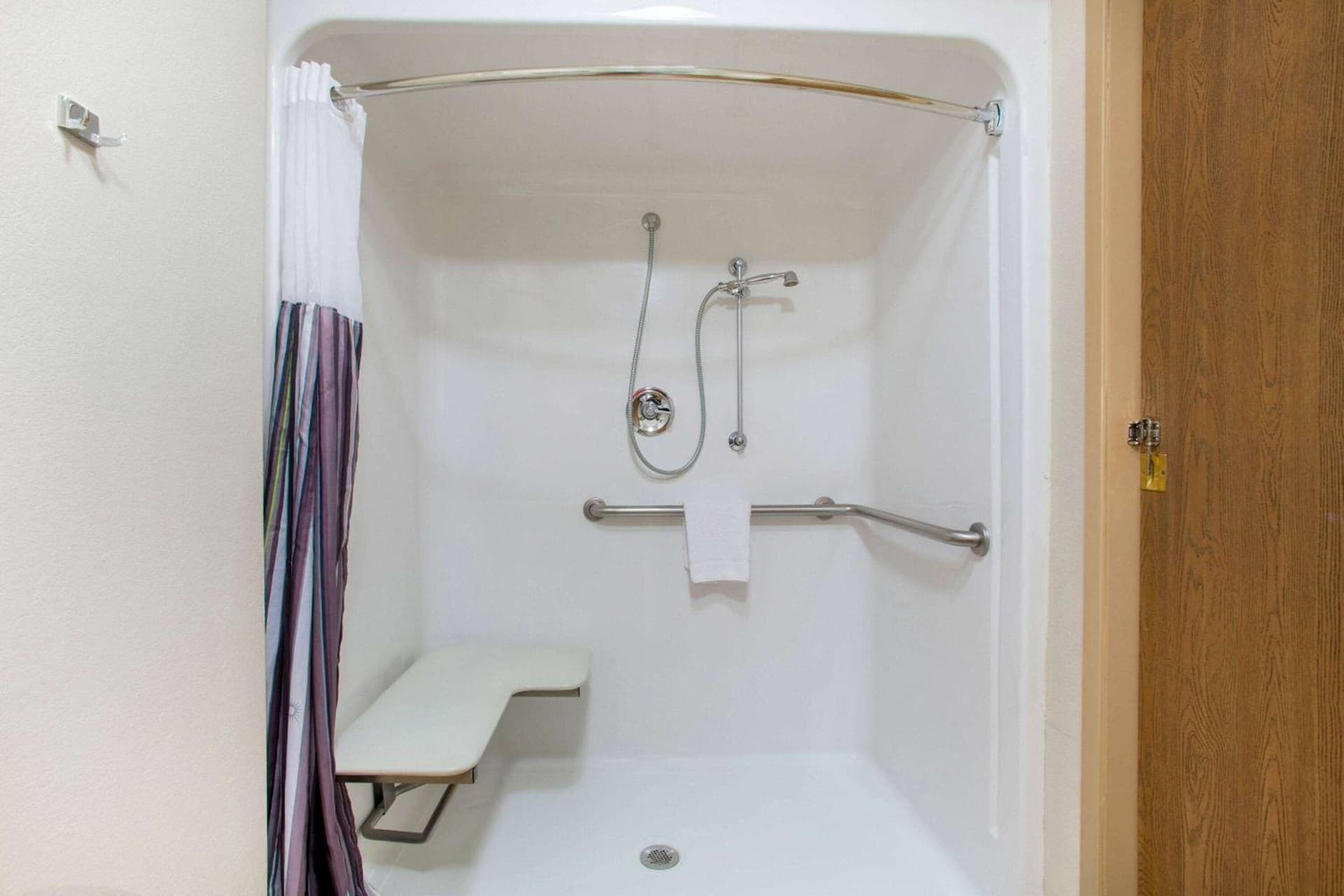 La Quinta by Wyndham Springfield South gallery photo in Springfield, MO — image 30