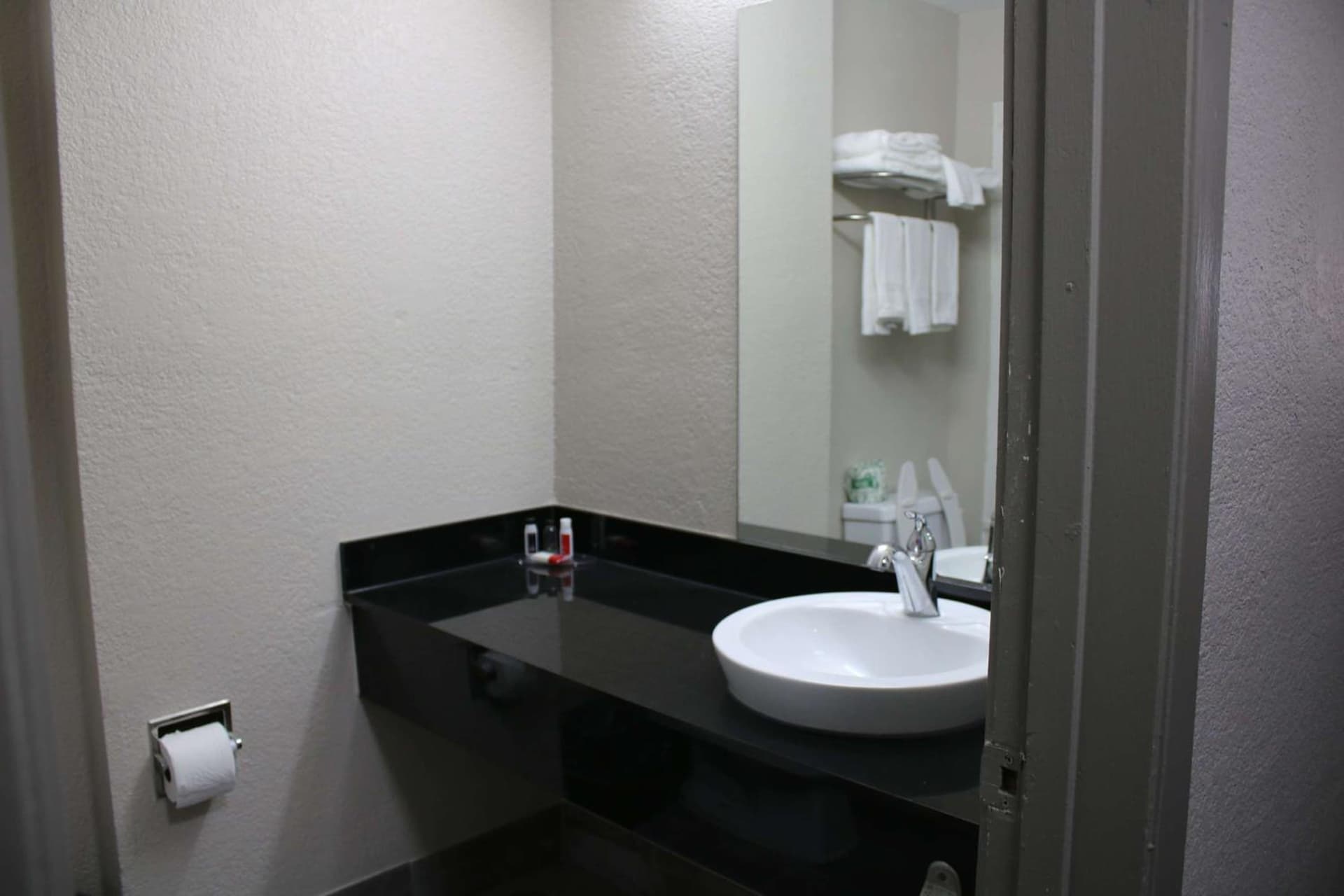 Days Inn by Wyndham Waco University Area gallery photo in Waco, TX — image 82