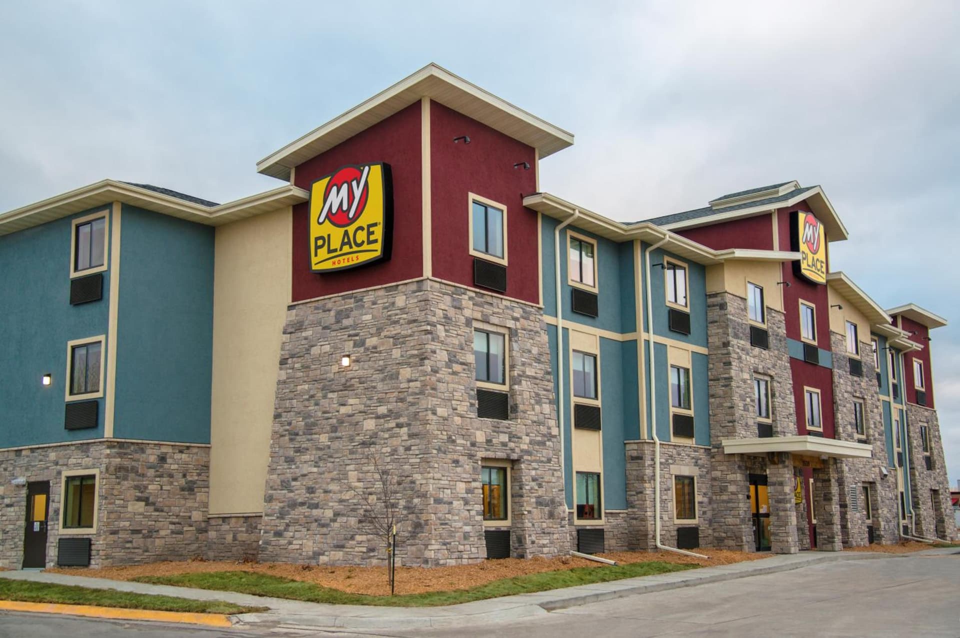 My Place Hotel-Ankeny/Des Moines IA interior in Ankeny, IA — gallery photo 2