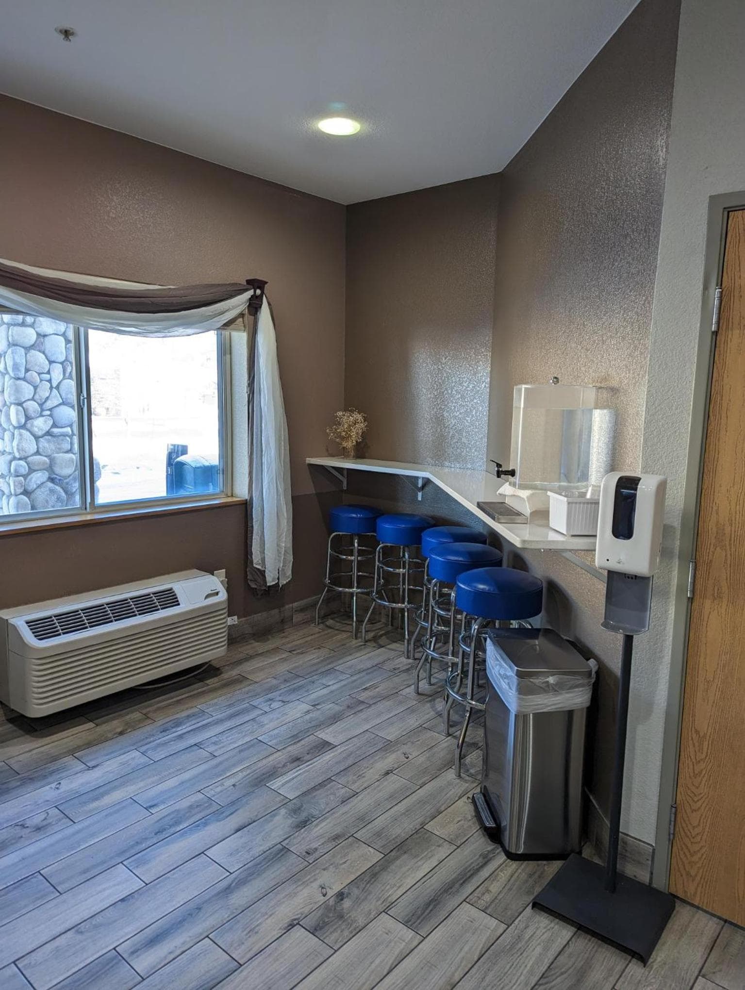 Days Inn & Suites by Wyndham Castle Rock gallery photo in Castle Rock, CO — image 7