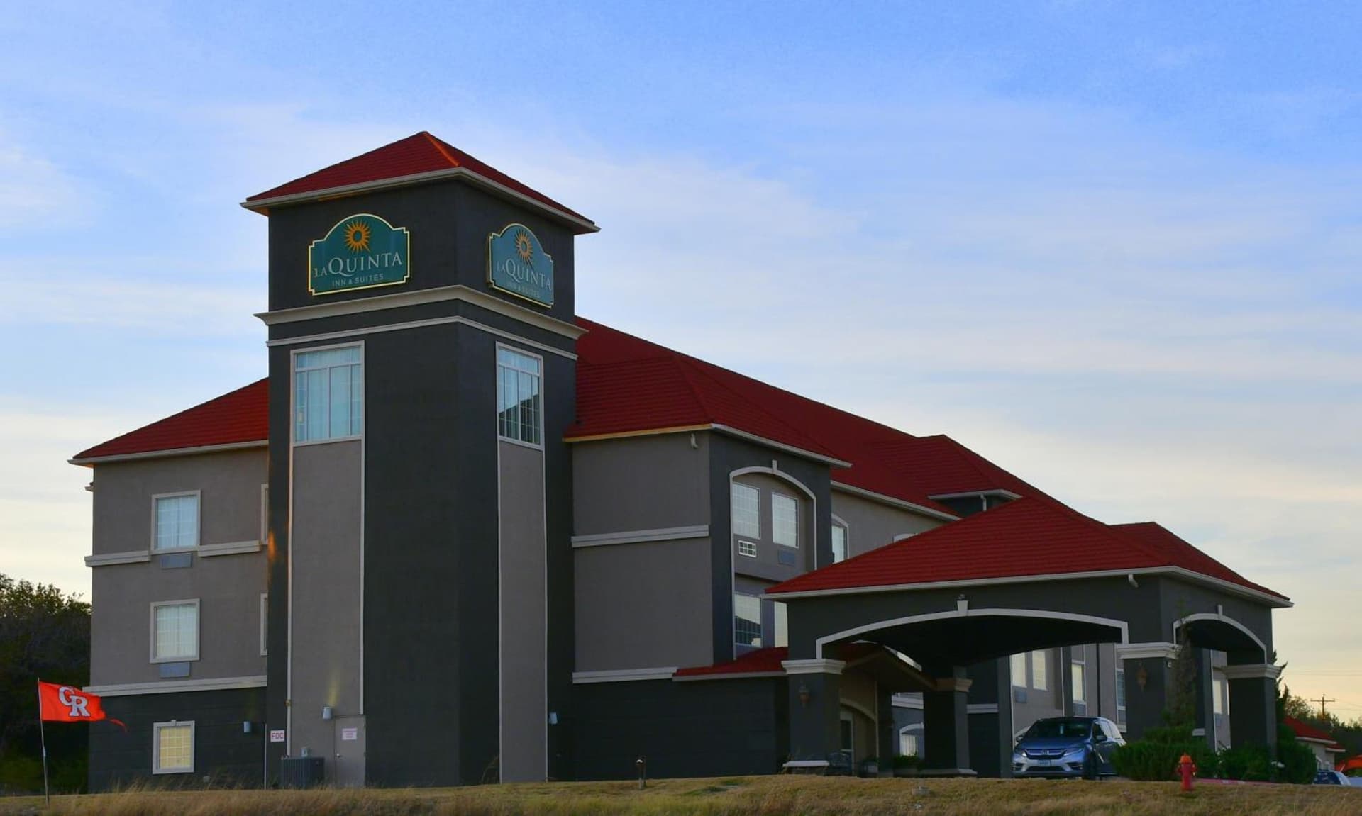 La Quinta by Wyndham Glen Rose interior in Glen Rose, TX — gallery photo 2
