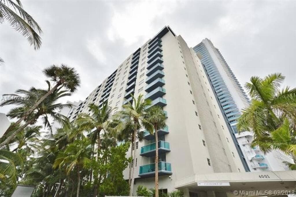 Beautiful penthouse condo with stunning views of both ocean and city featured exterior or lobby in Hollywood, FL — similar hotel