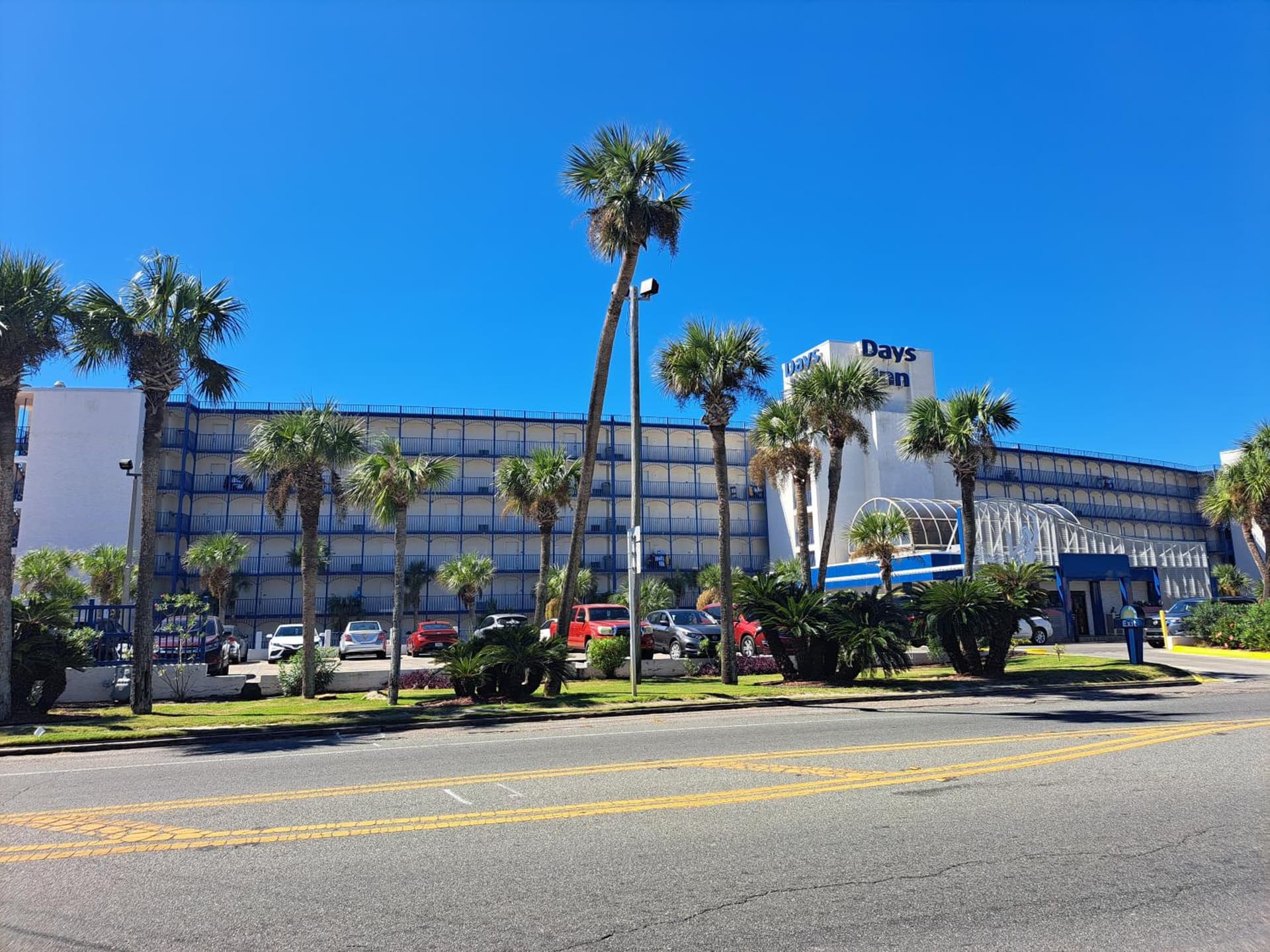 Days Inn by Wyndham Panama City Beach Beachfront Resort interior in Panama City Beach, FL — gallery photo 2