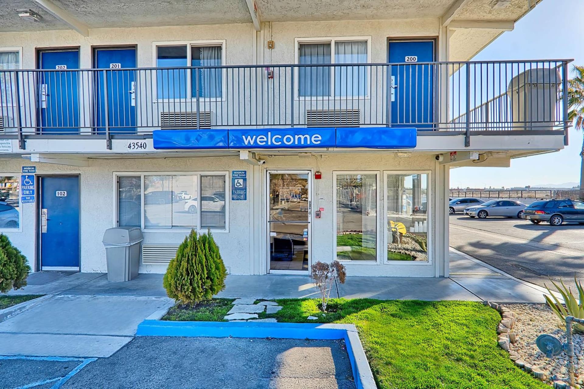 Motel 6-Lancaster, CA interior in Lancaster, CA — gallery photo 2
