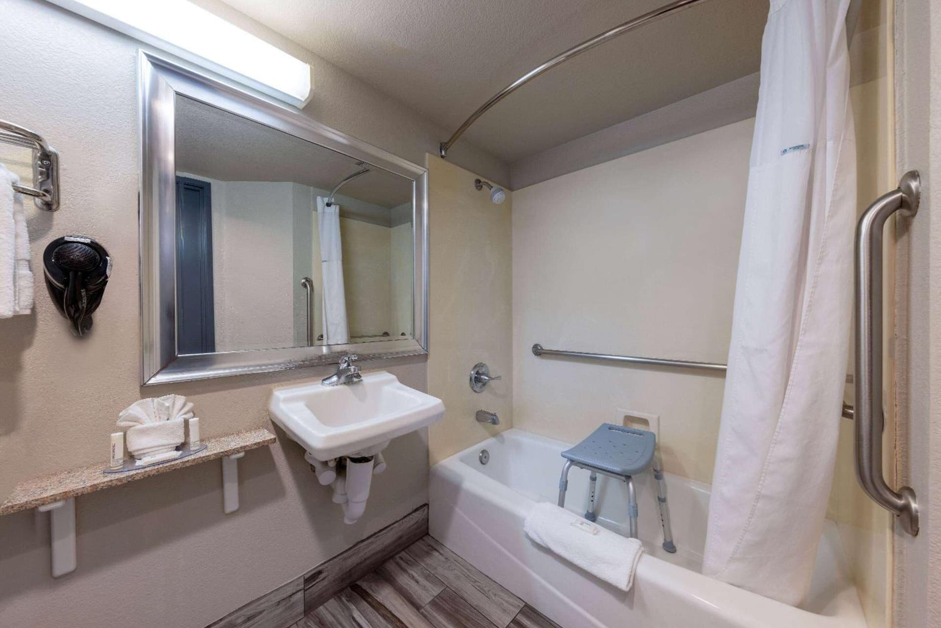 Days Inn by Wyndham Lathrop gallery photo in Lathrop, CA — image 24