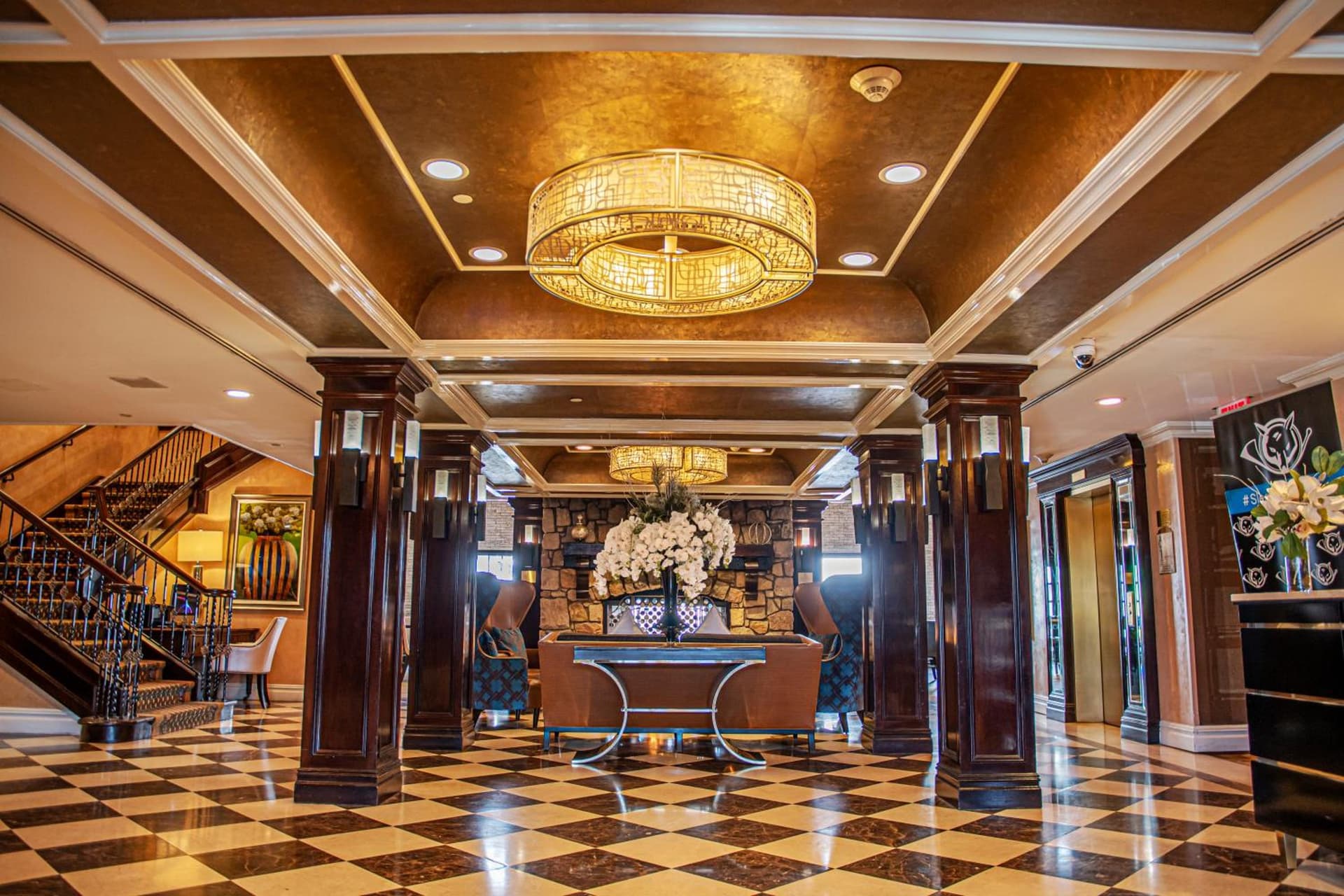 The Inn At Fox Hollow Hotel interior in Woodbury — gallery photo 2